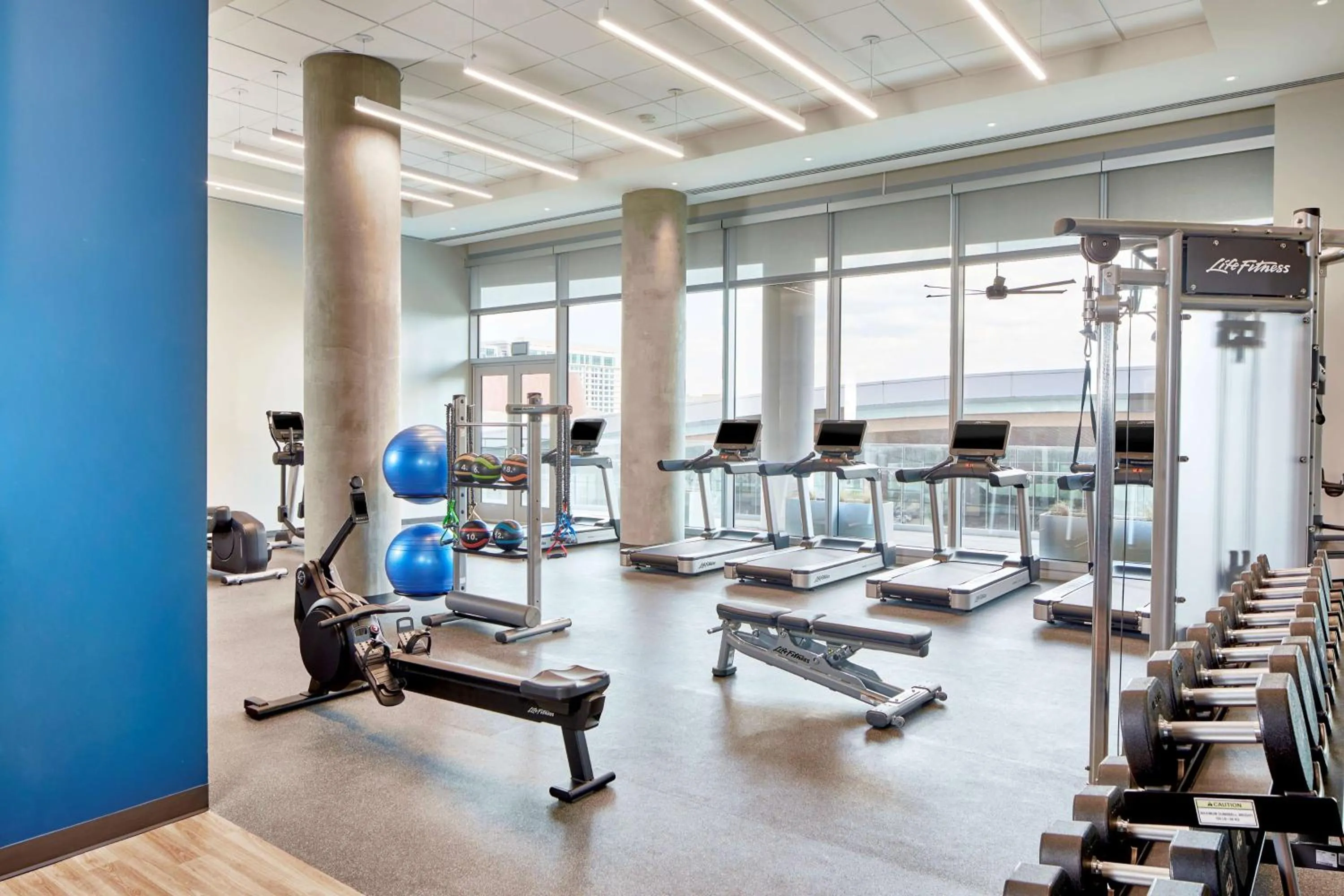 Fitness centre/facilities in Embassy Suites by Hilton Nashville Downtown