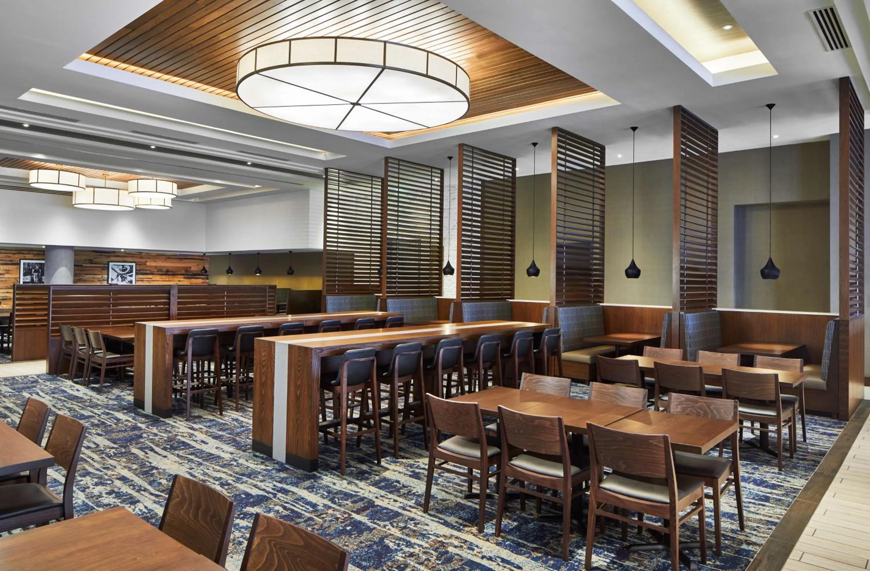 Restaurant/places to eat in Embassy Suites by Hilton Nashville Downtown