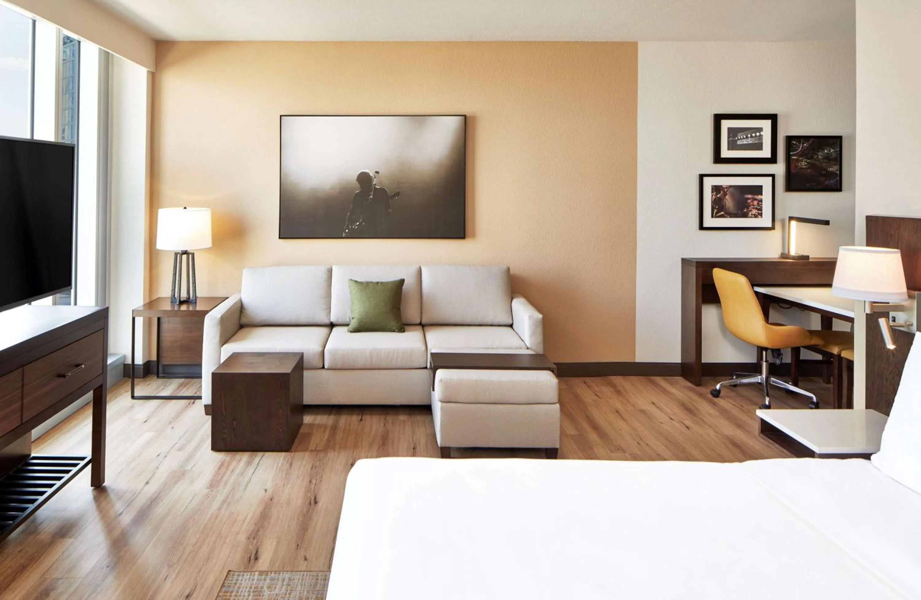 Bedroom in Embassy Suites by Hilton Nashville Downtown