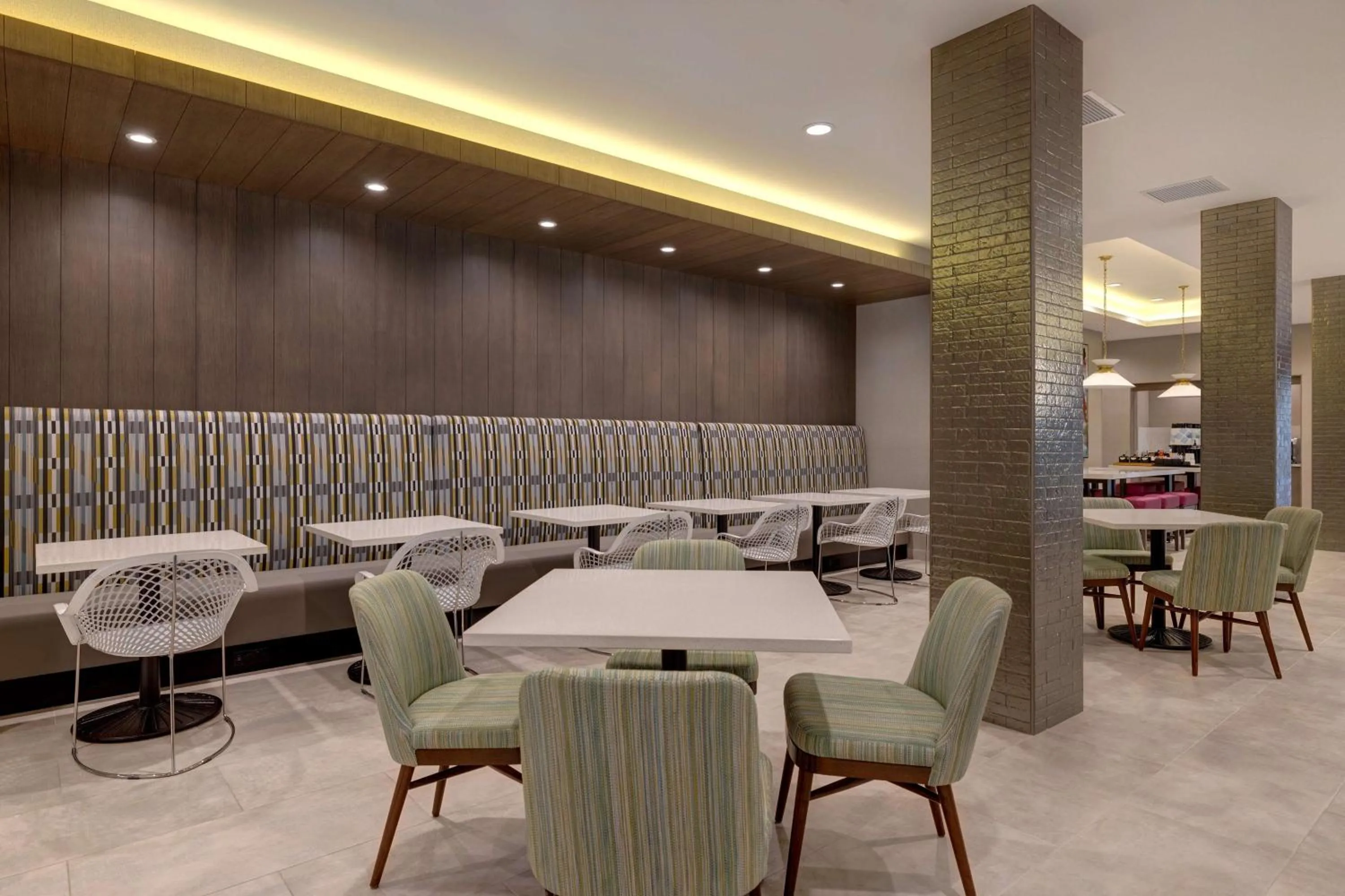 Restaurant/places to eat in Hilton Garden Inn Temecula