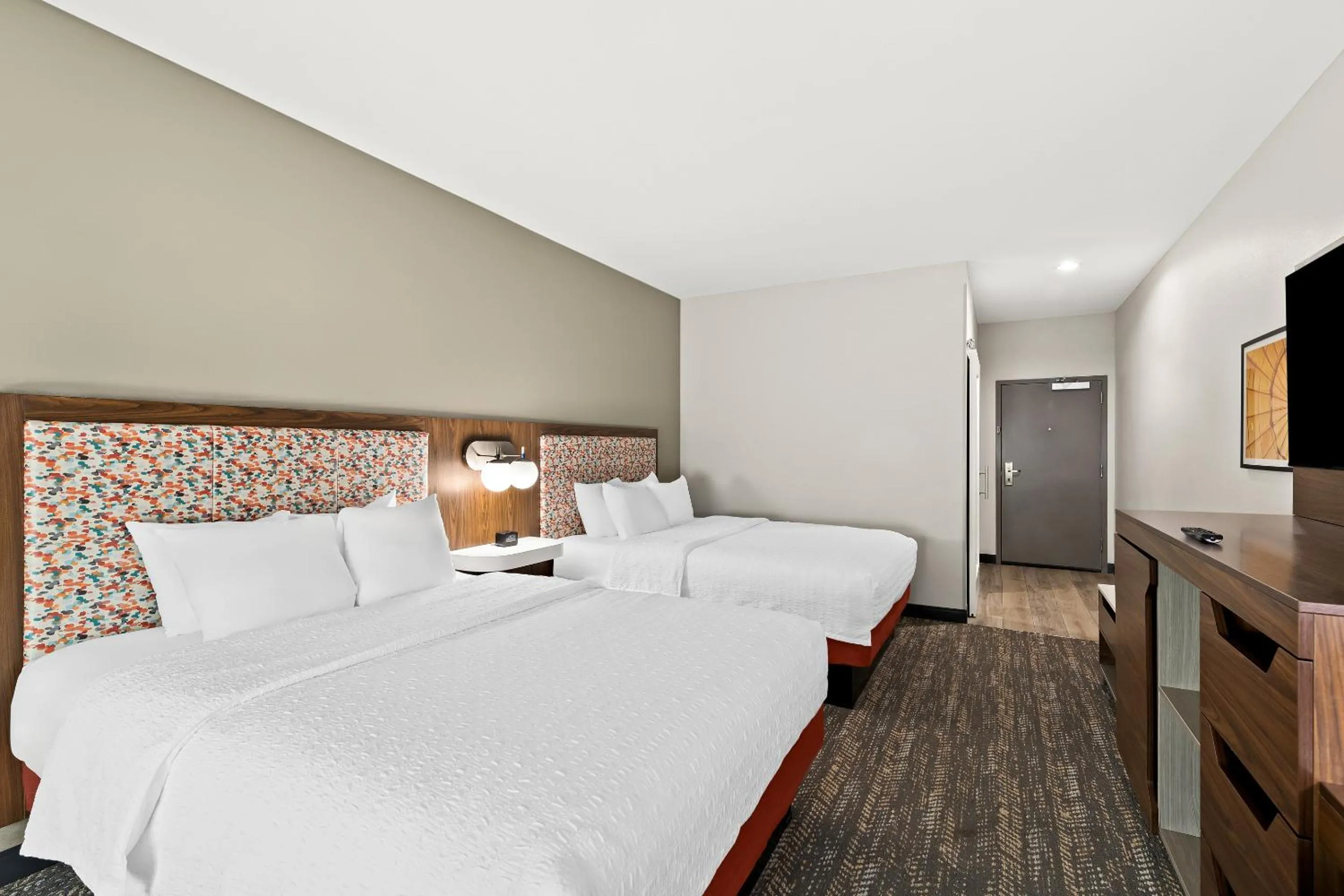 Bedroom, Bed in Hampton Inn Longview