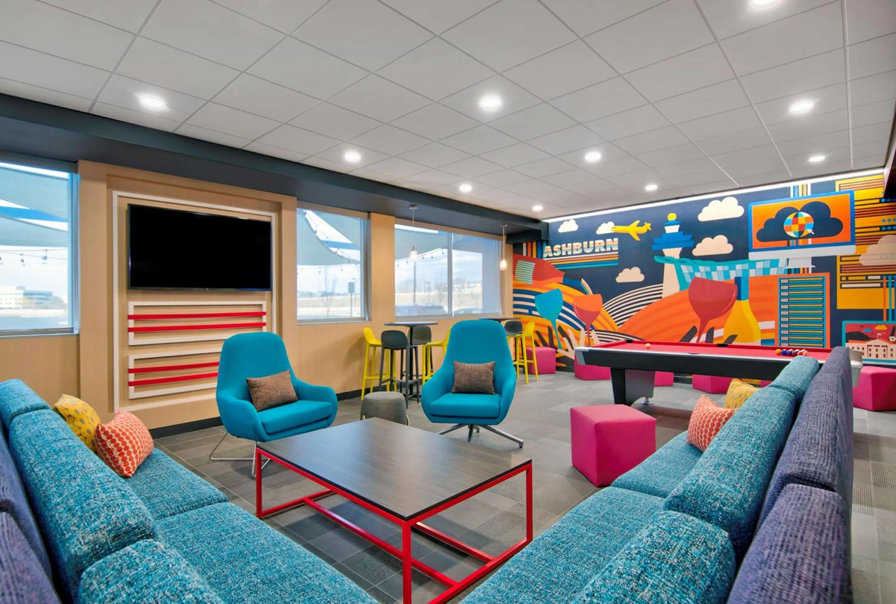 Communal lounge/ TV room in Tru By Hilton Ashburn One Loudoun, Va
