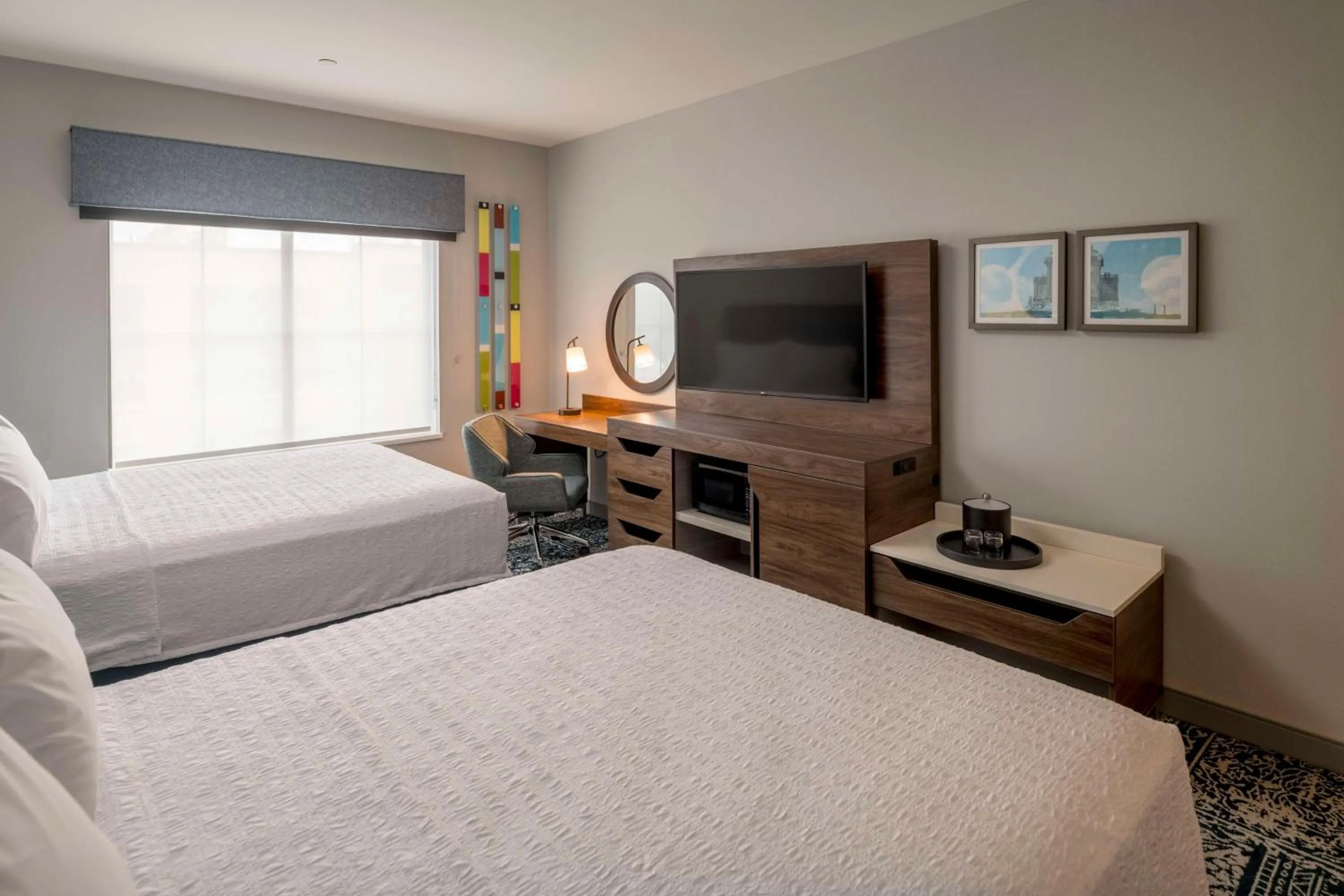 Bedroom, Bed in Hampton Inn & Suites Huntington Downtown, Ny