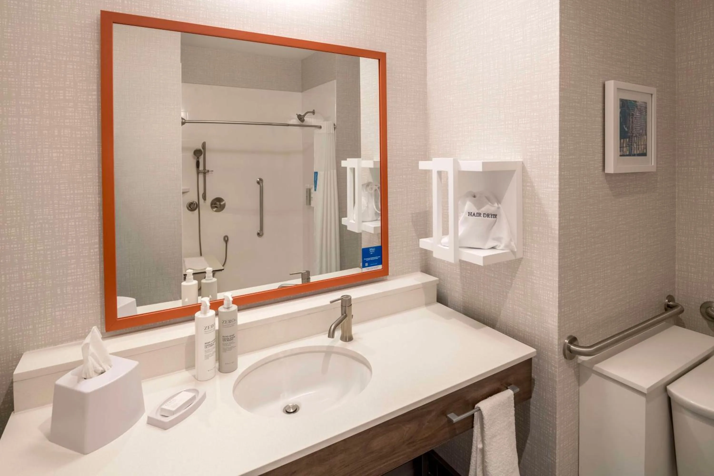 Bathroom in Hampton Inn & Suites Huntington Downtown, Ny