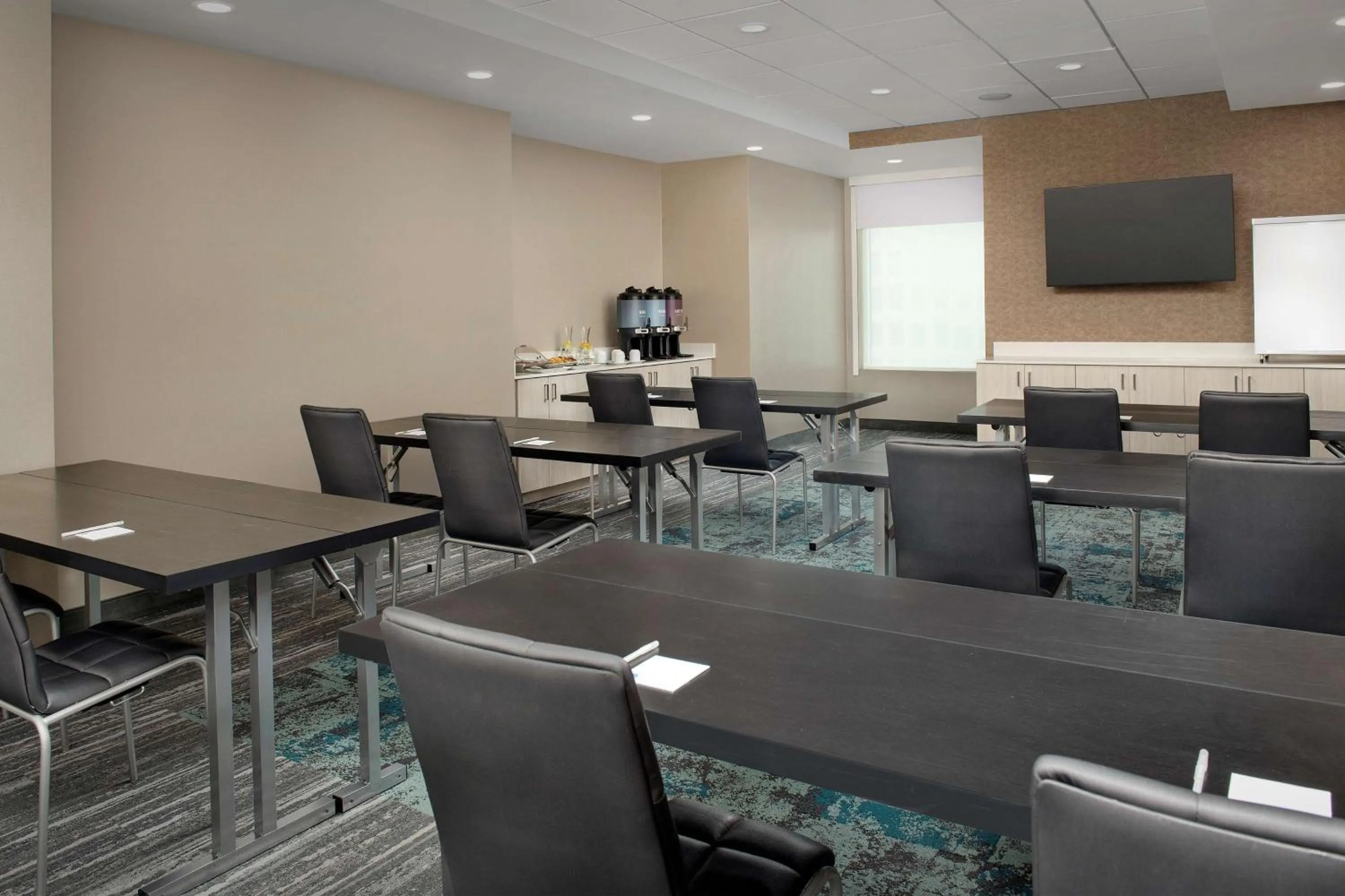 Meeting/conference room in Home2 Suites By Hilton Miami Airport South Blue Lagoon