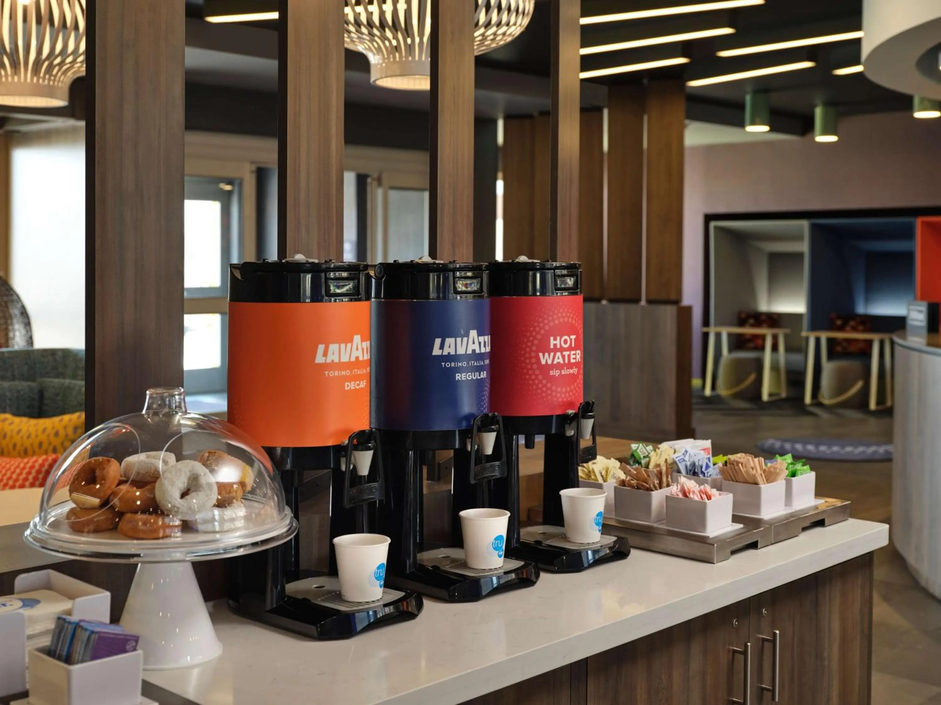 Dining area in Tru By Hilton Tupelo, Ms