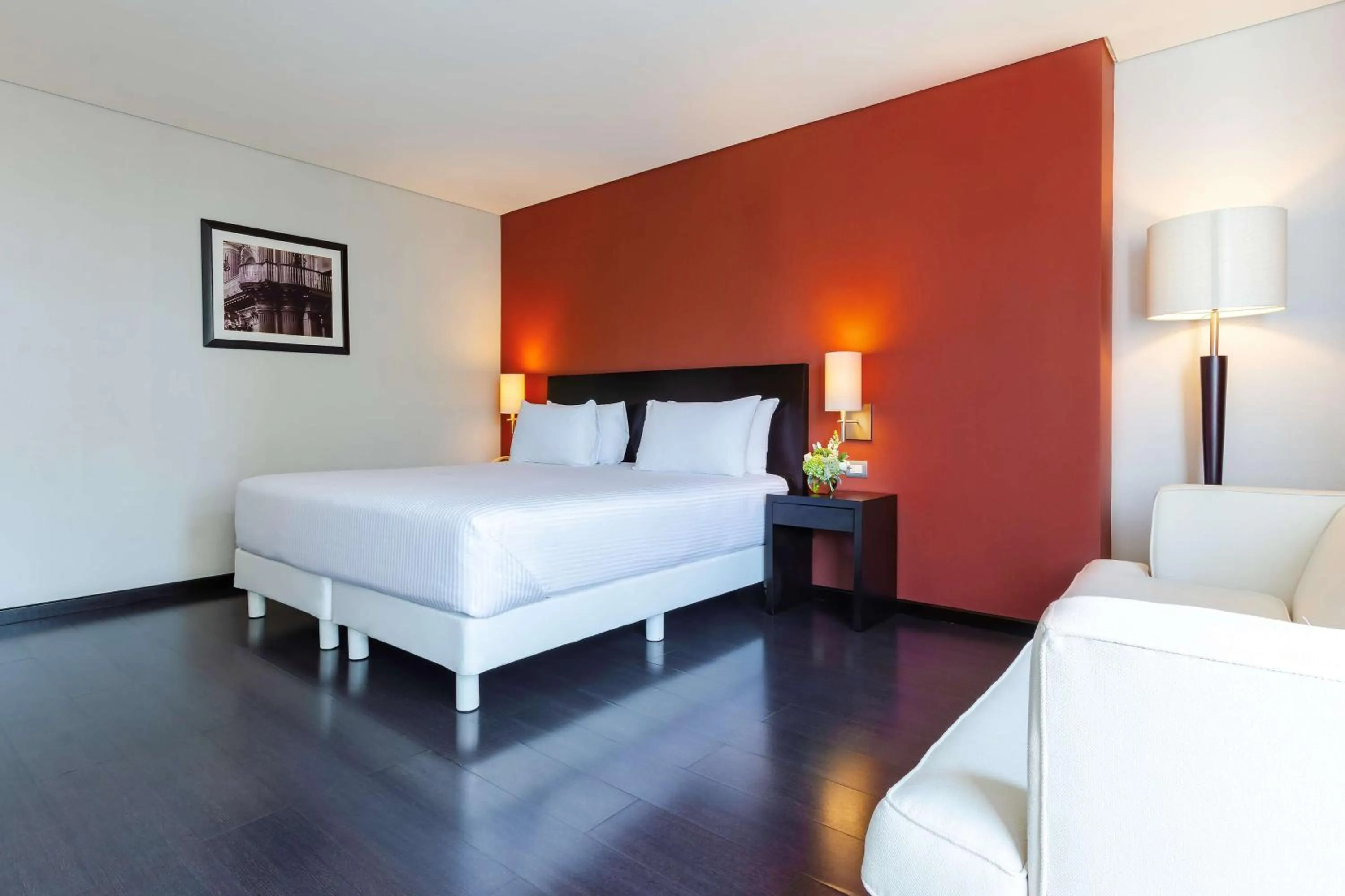 Photo of the whole room, Bed in NH Puebla Centro Histórico