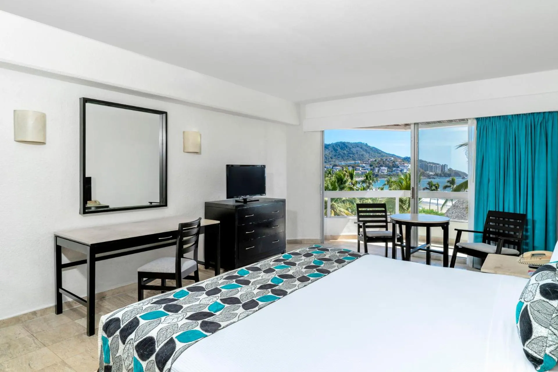 Bed in Krystal Ixtapa All Inclusive