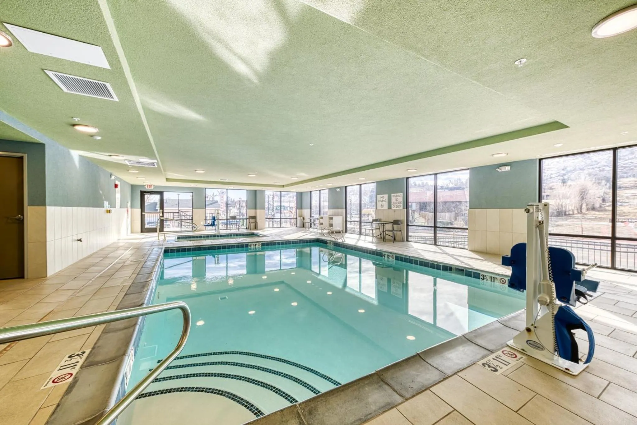 Swimming pool in Holiday Inn Express & Suites - Manitou Springs by IHG