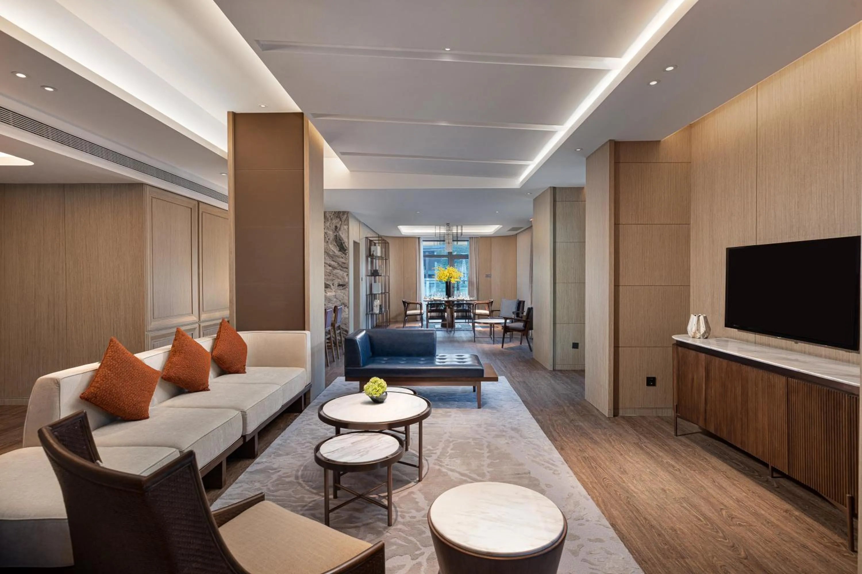 Living room in Crowne Plaza Chongli Resort by IHG