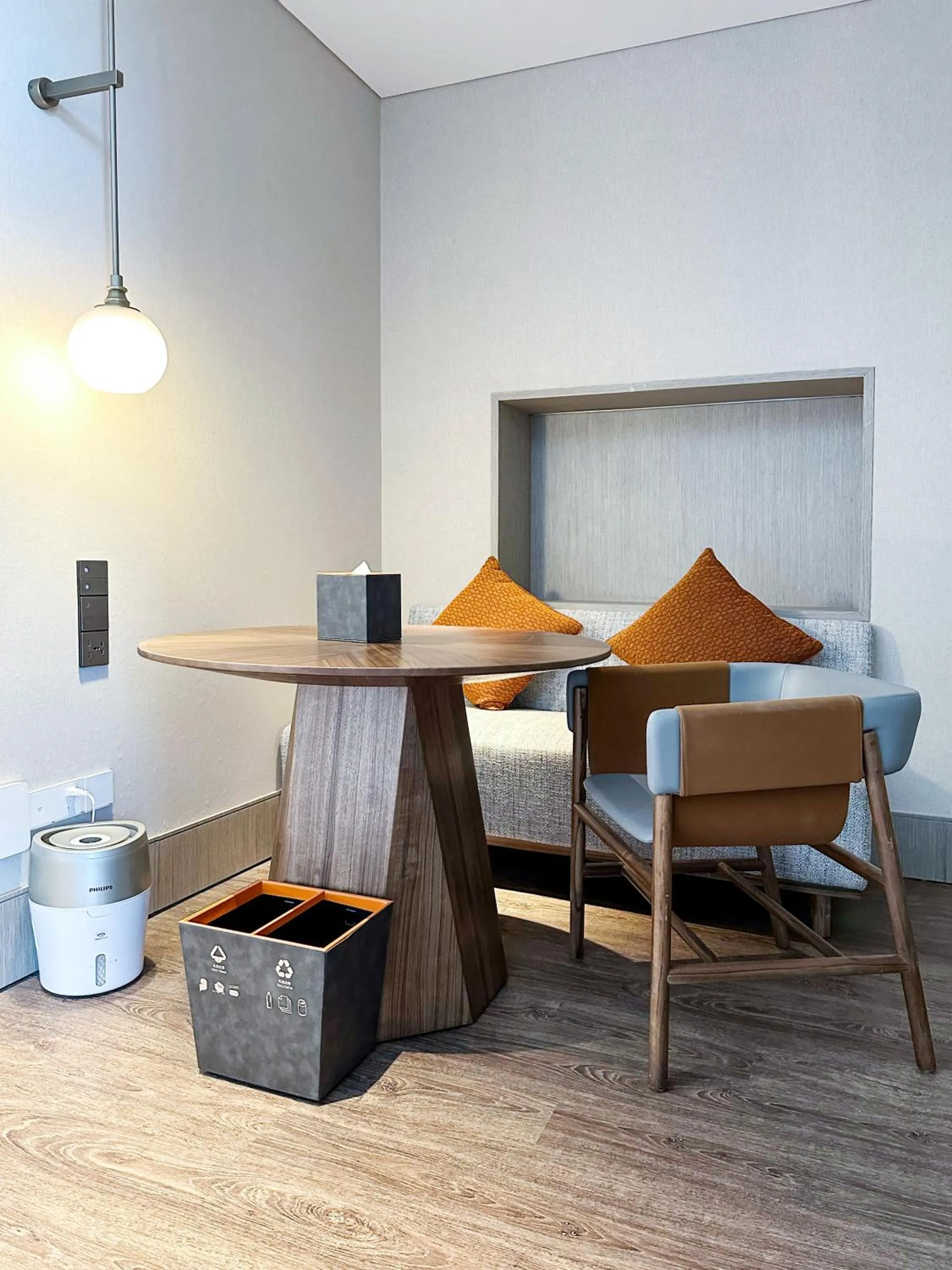 Seating area in Crowne Plaza Chongli Resort by IHG