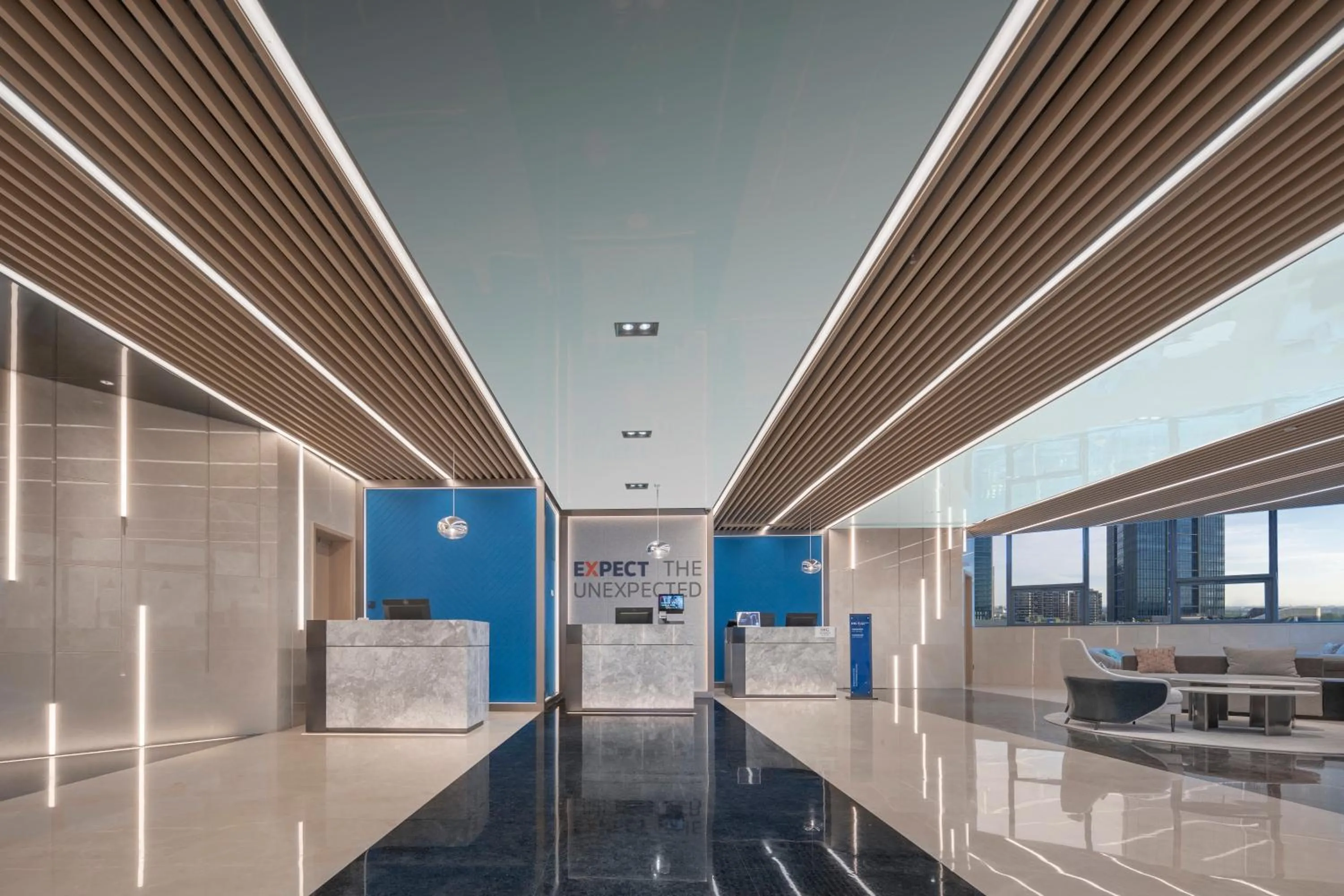 Lobby or reception in Holiday Inn Express Shanghai Qingpu New City by IHG