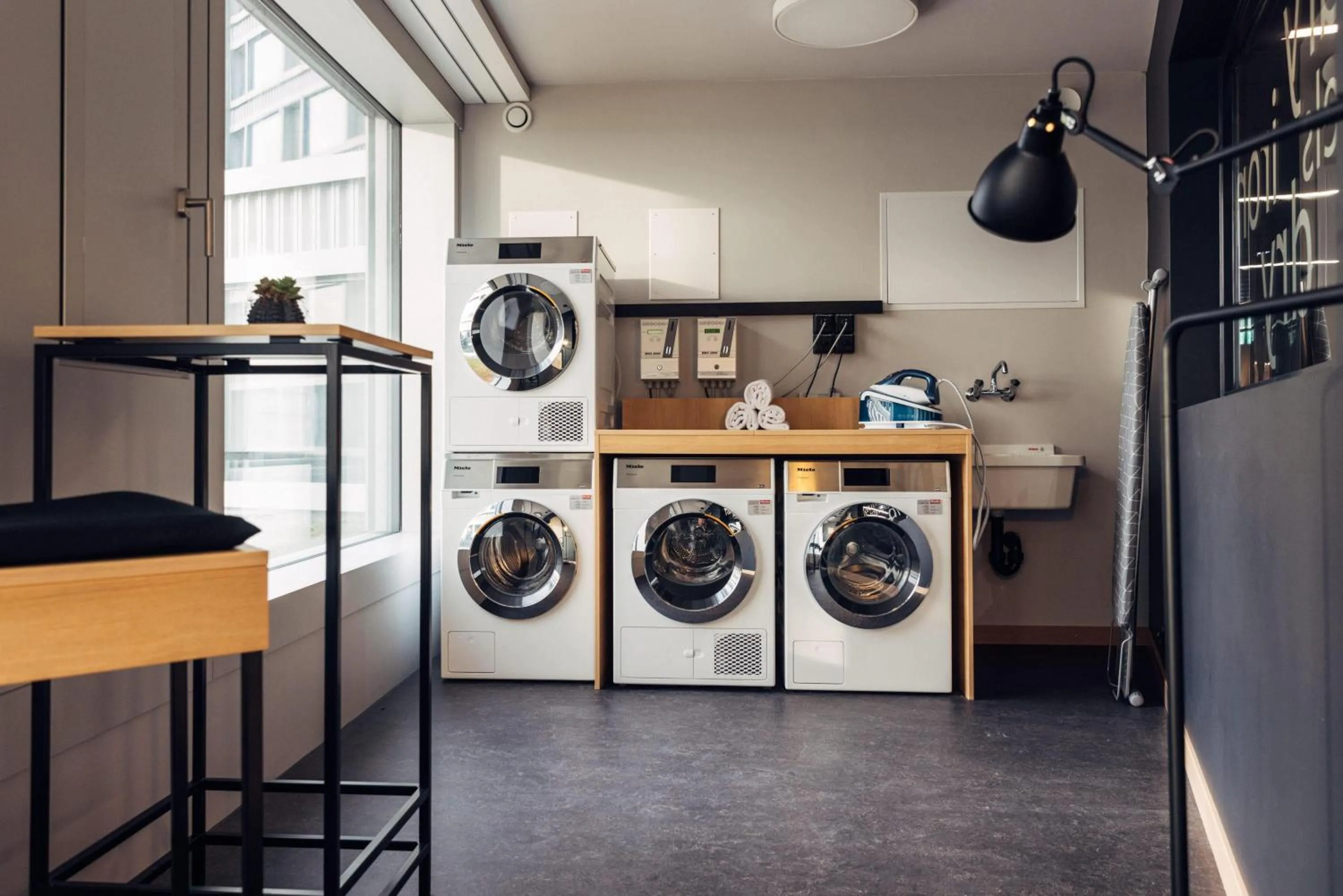 Other in harry's home Bern-Expo