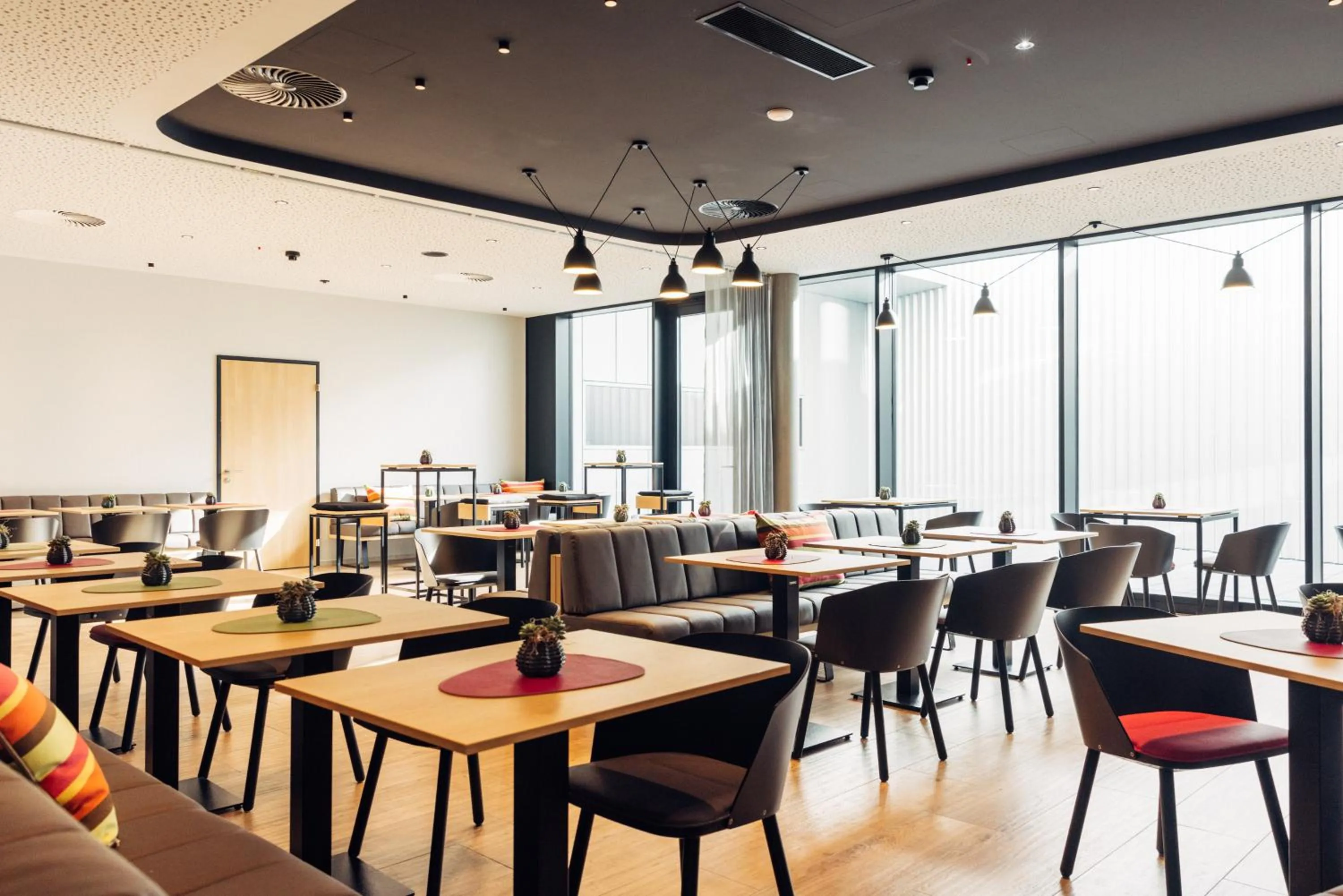 Seating area in harry's home Bern-Expo