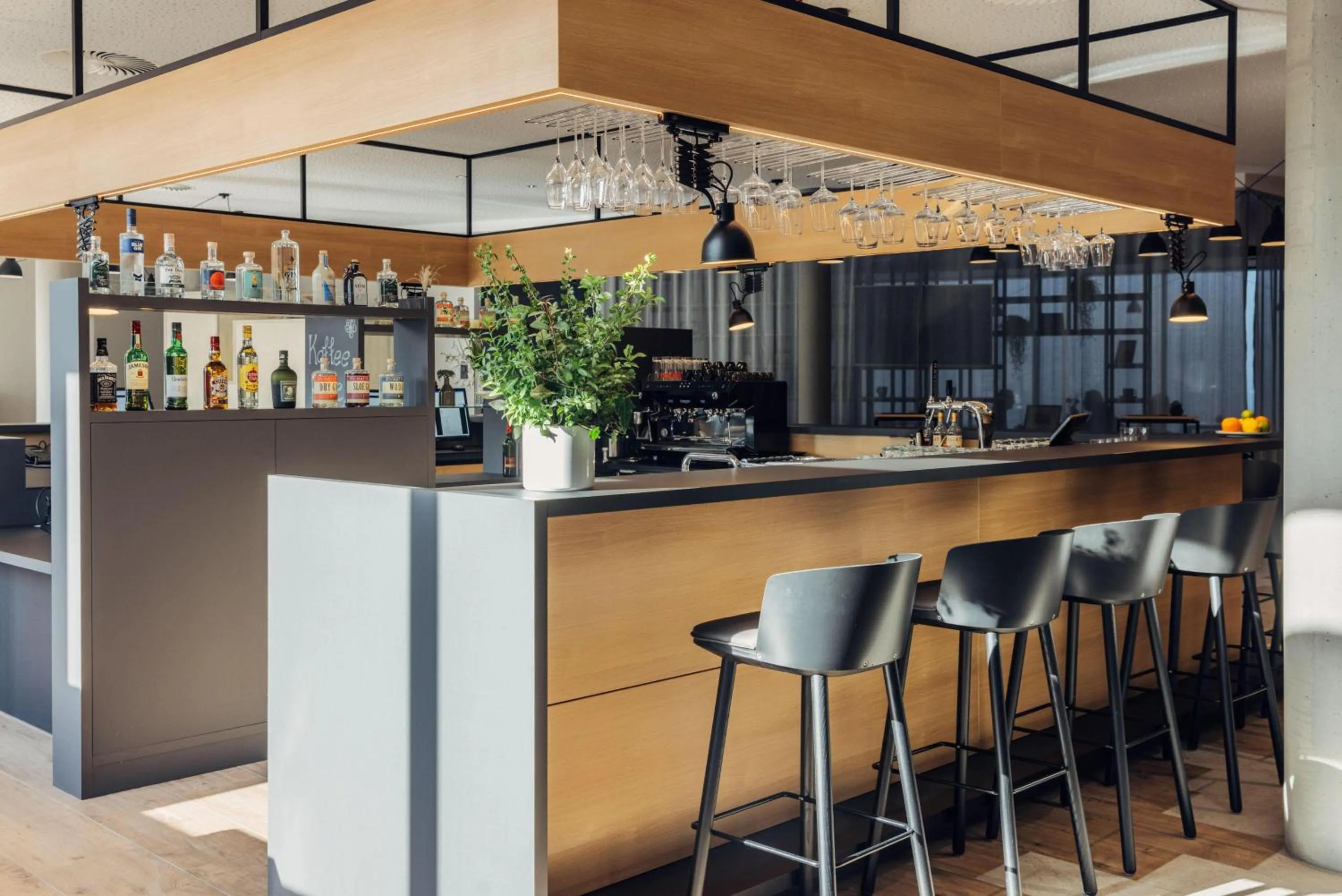 Lounge or bar in harry's home Bern-Expo