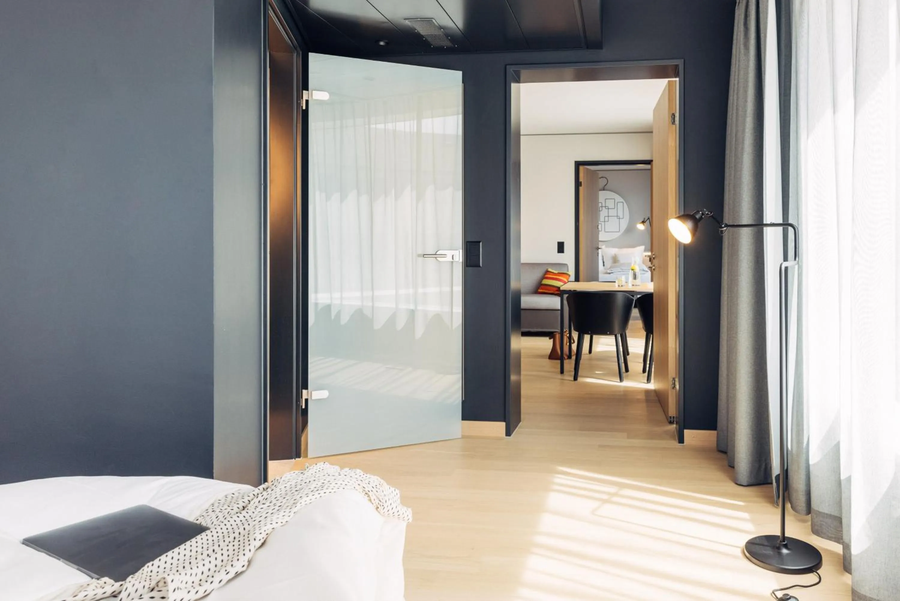 Dining area, Bed in harry's home Bern-Expo