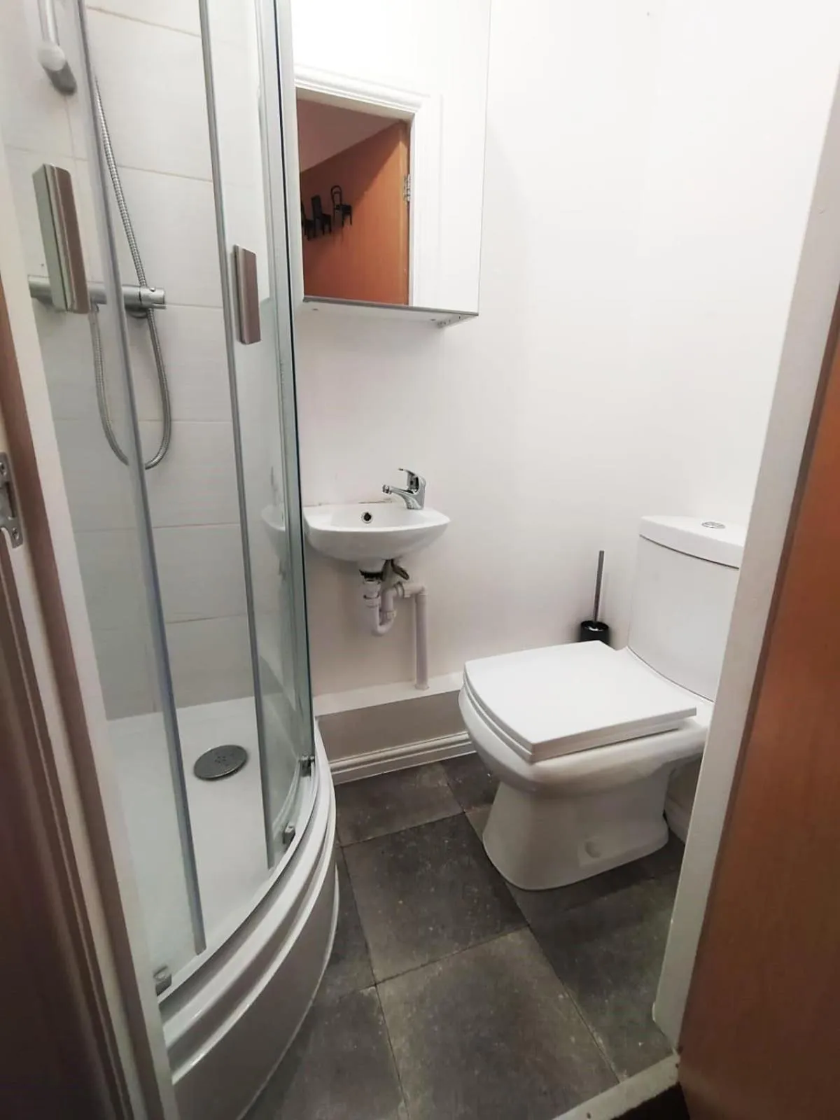 Bathroom in Bankwell Guest House