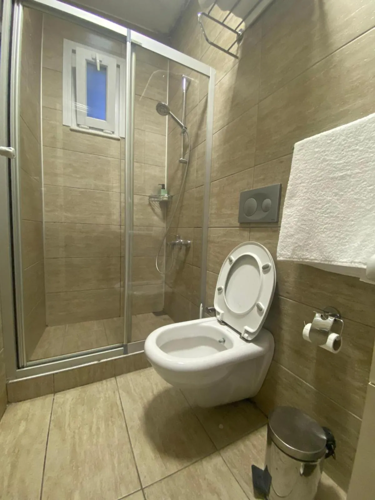 Shower in MEDUSA APART HOTEL