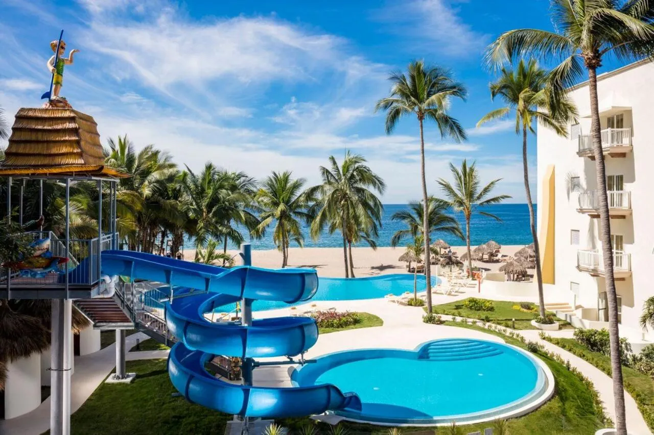 Swimming pool in Krystal Vallarta
