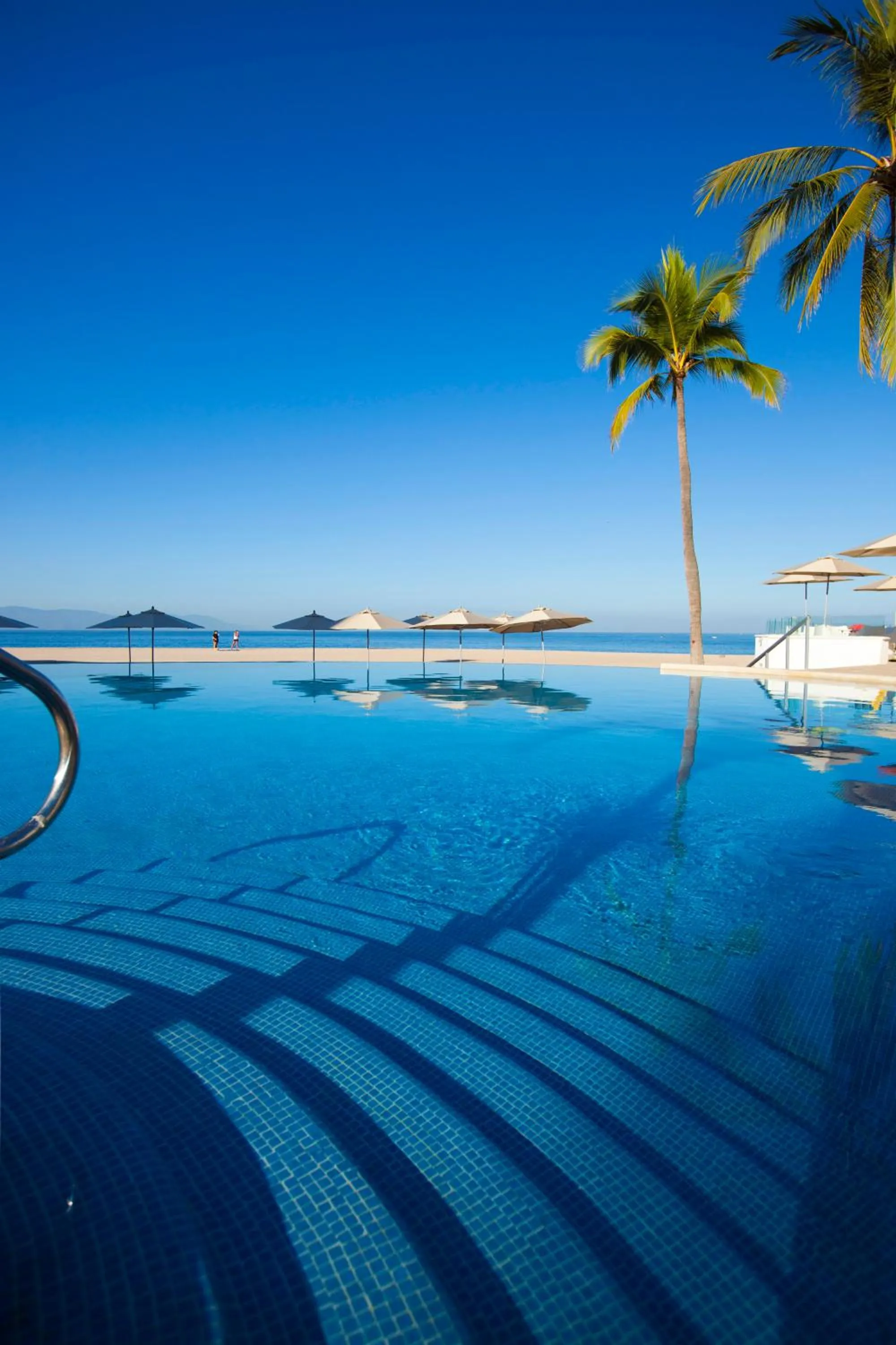 Swimming pool in Krystal Vallarta