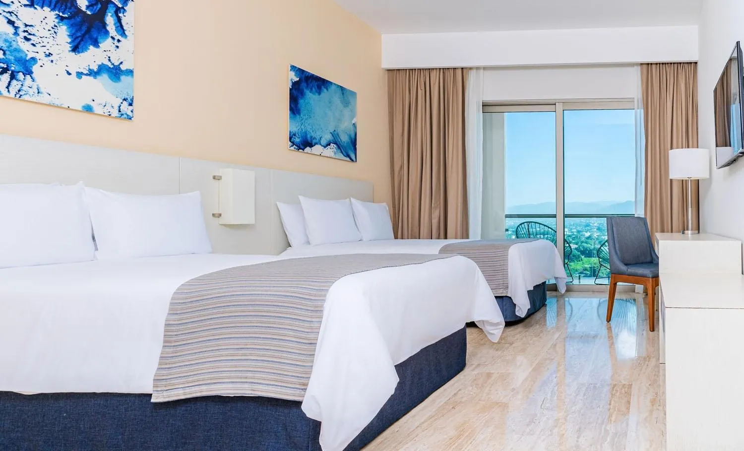 Photo of the whole room, Bed in Krystal Vallarta