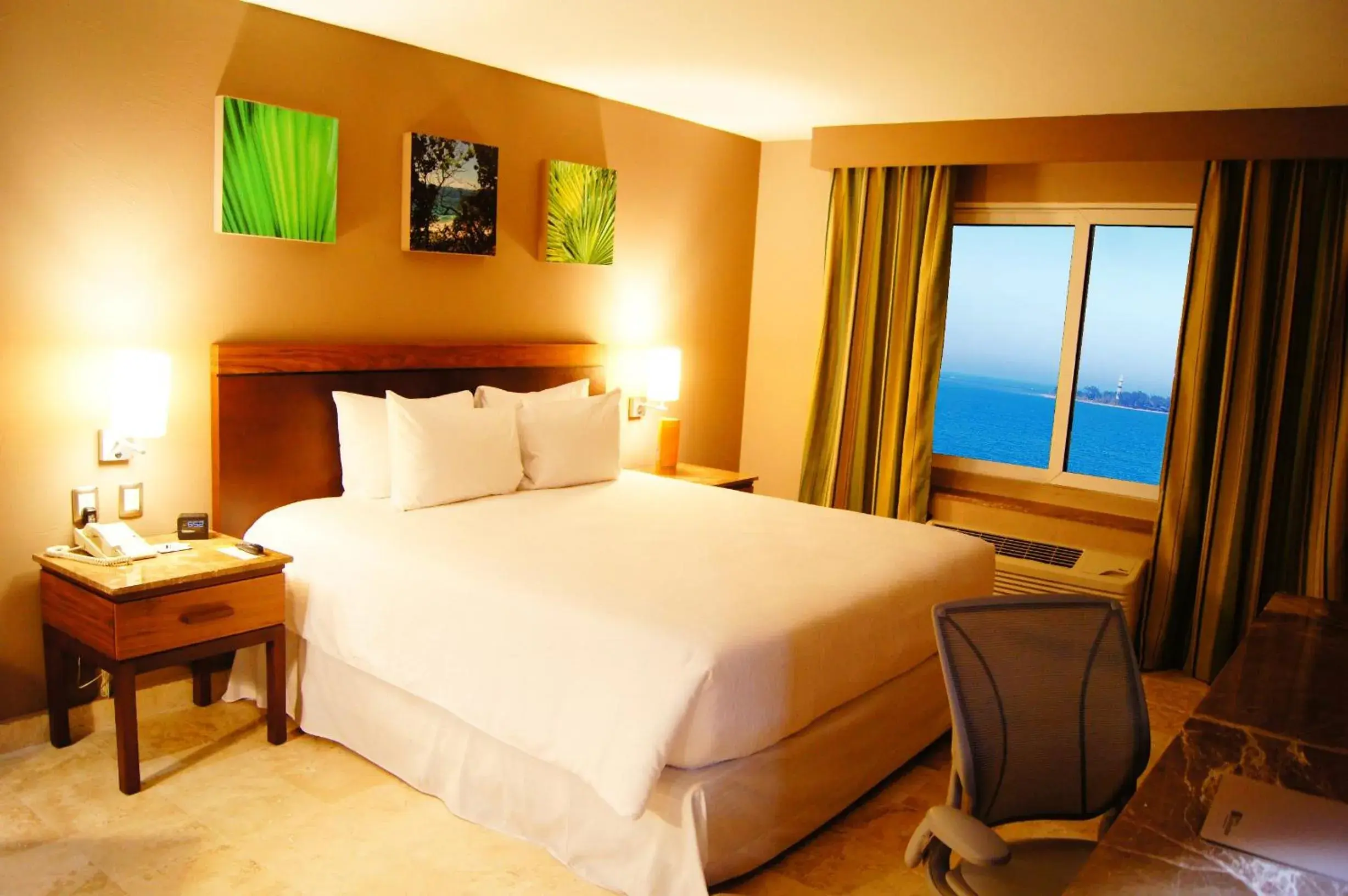 King Room with Ocean View in Hilton Garden Inn Veracruz Boca del Rio King Room with Ocean View in Hilton Garden Inn Veracruz Boca del Rio
