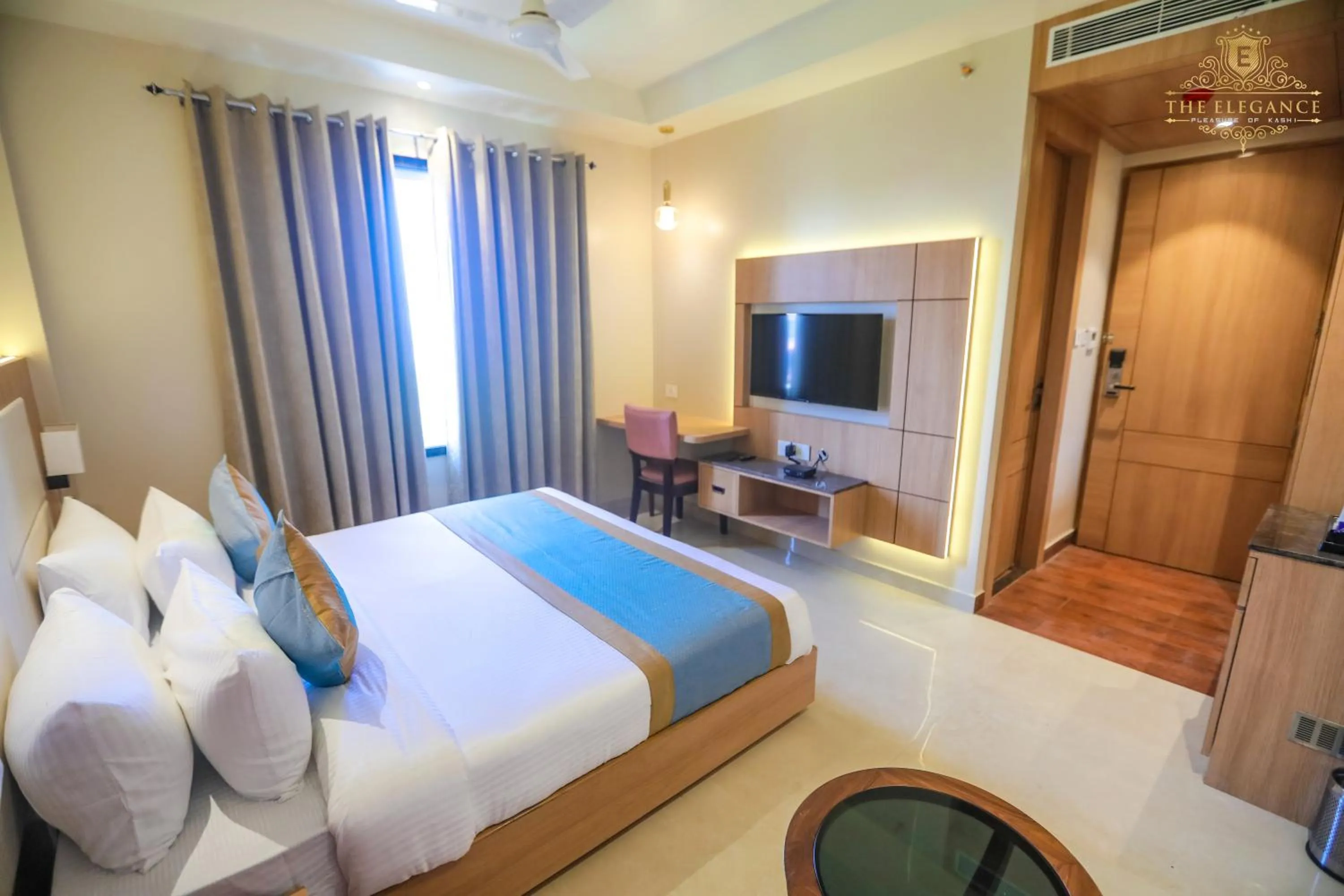 Bed in The Elegance Hotel