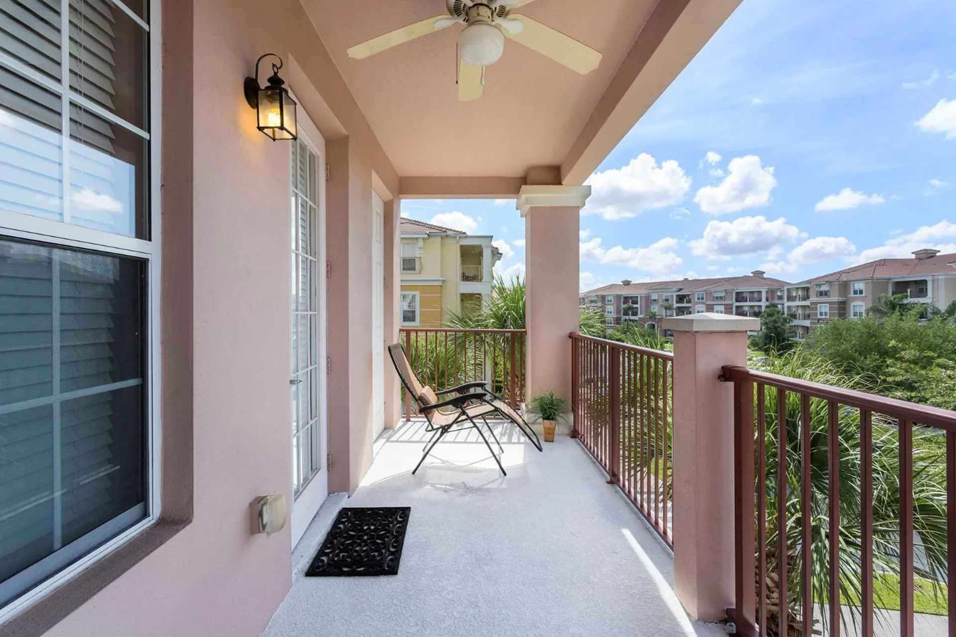 4Br 2Bath Condo Balcony 5min Conv Center 2020ft