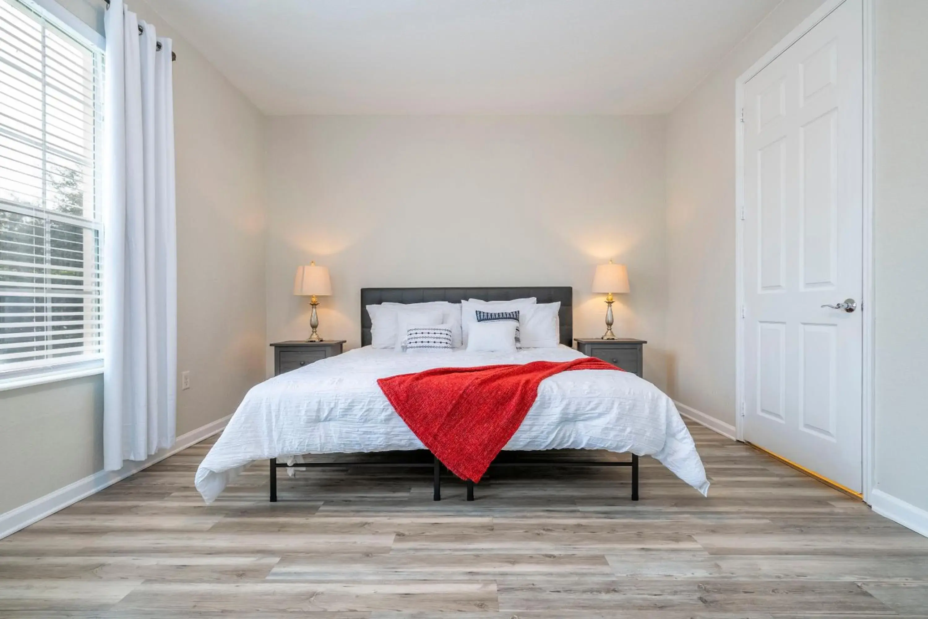 Renovated 4Br Condo 5min Conv Center Renovated 4Br Condo 5min Conv Center