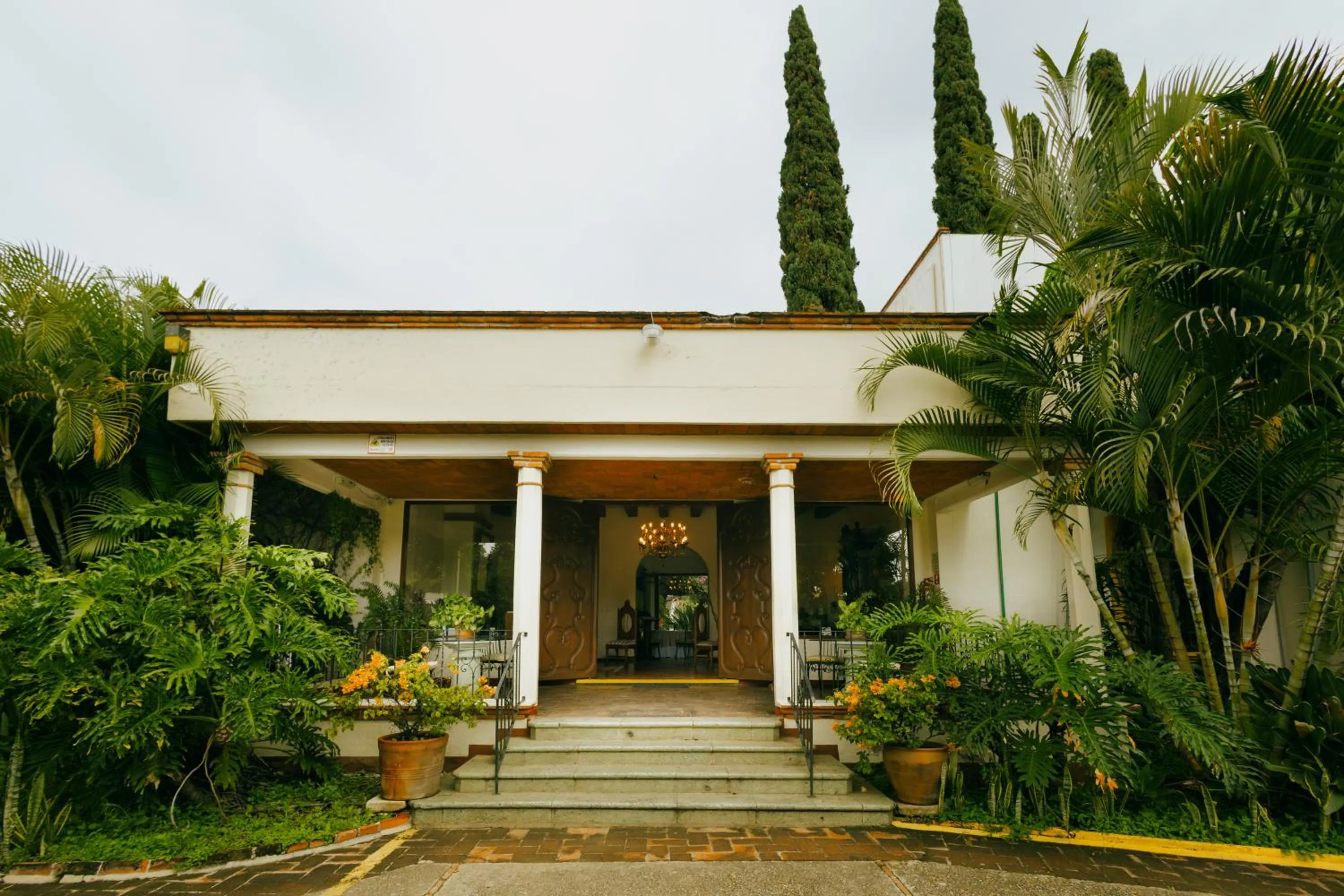Facade/entrance in Hotel Hacienda Los Laureles
