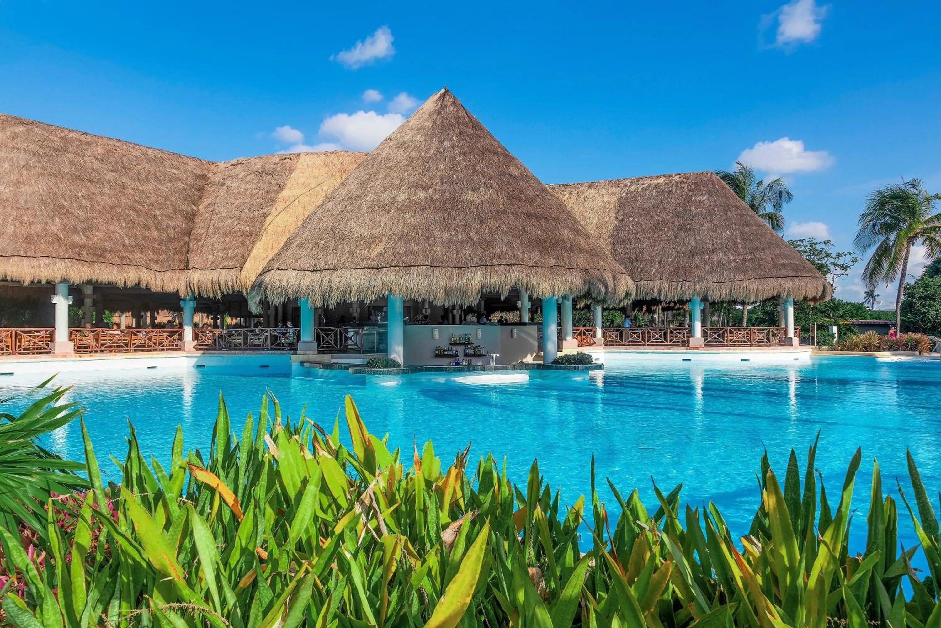 Lounge or bar in Grand Palladium Colonial Resort & Spa - All Inclusive