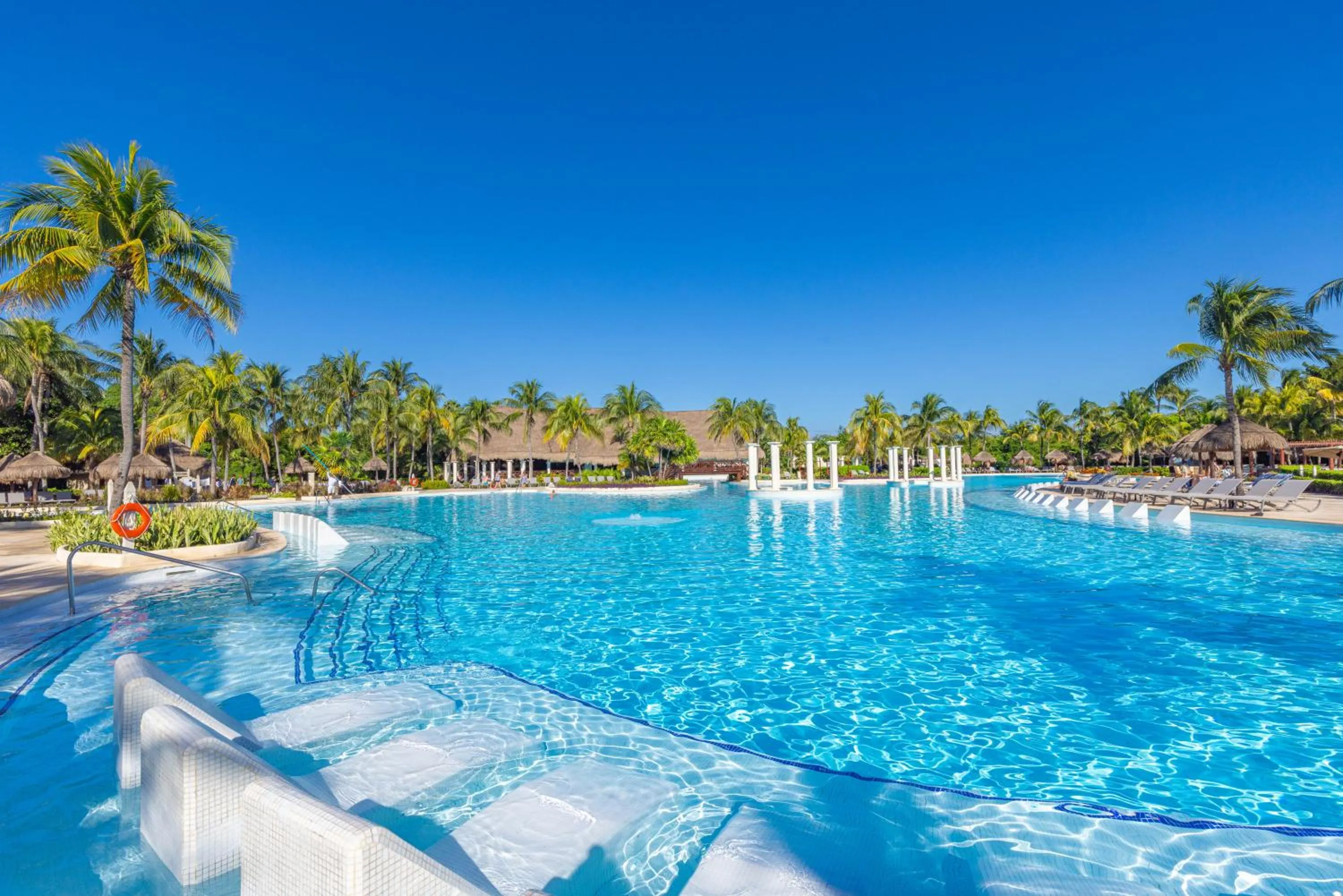 Pool view in Grand Palladium Colonial Resort & Spa - All Inclusive