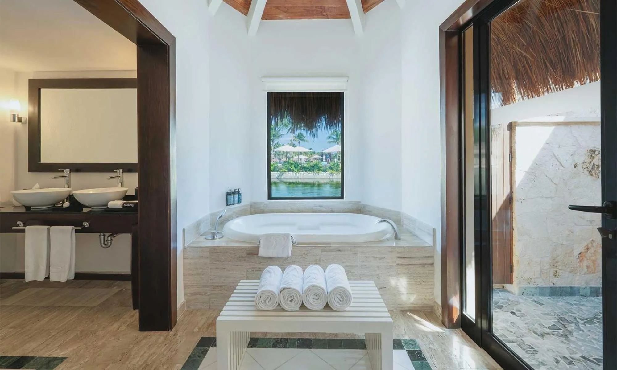 Bathroom, Bed in Grand Palladium Select White Sand Resort & Spa - All Inclusive