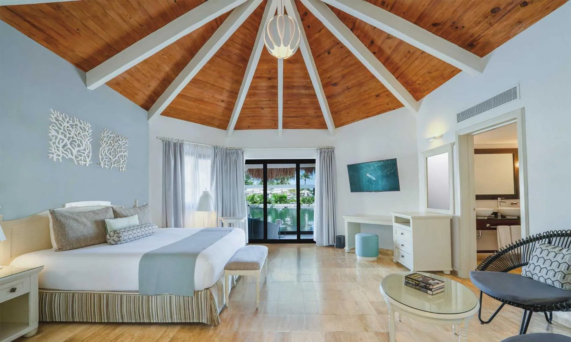 Bedroom, Bed in Grand Palladium Select White Sand Resort & Spa - All Inclusive