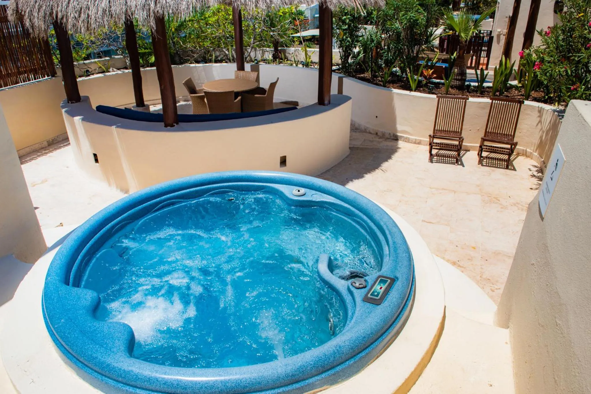 Hot Tub in Porto Playa Condo Hotel and Beach Club