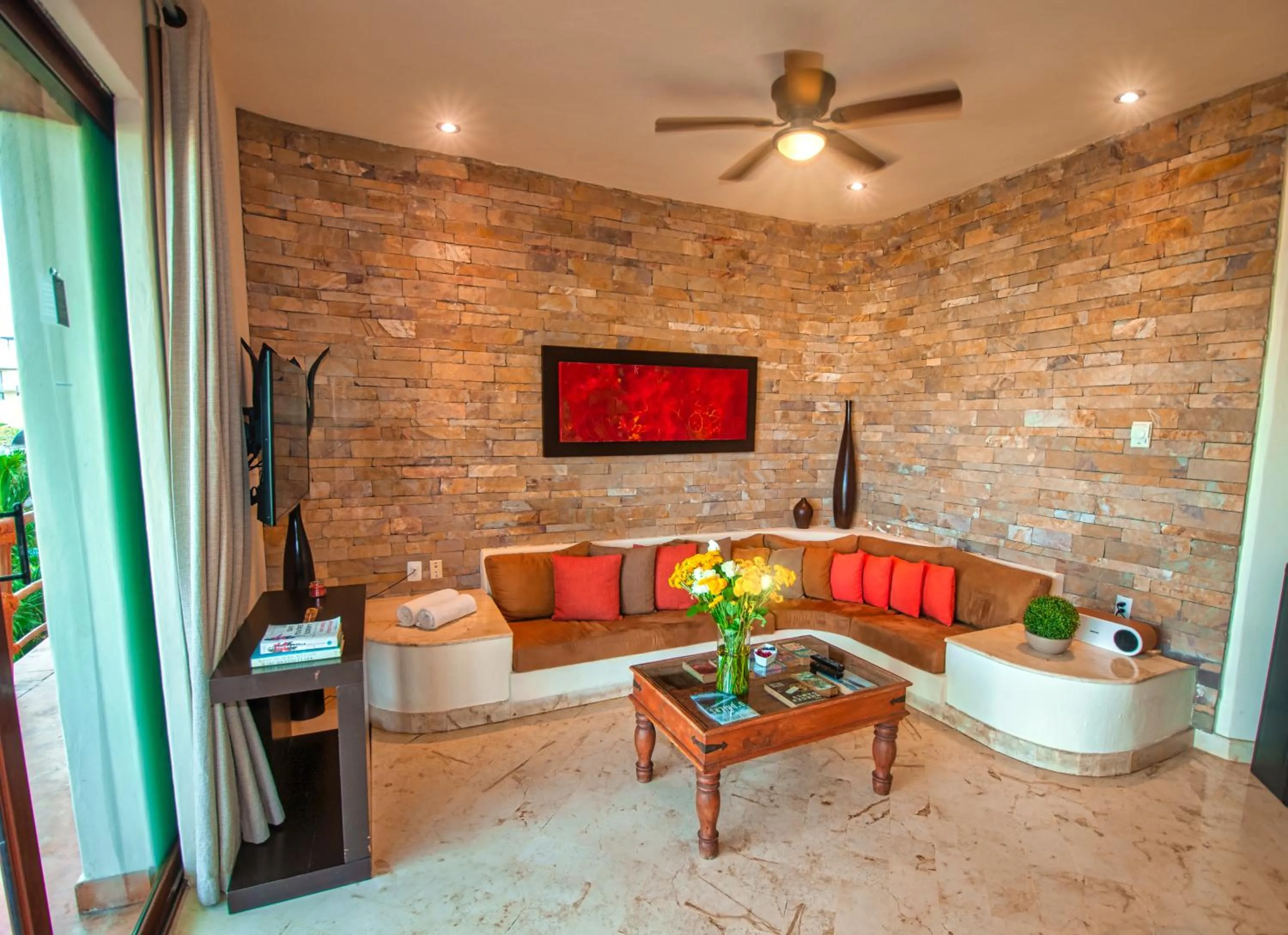 TV and multimedia in Porto Playa Condo Hotel and Beach Club