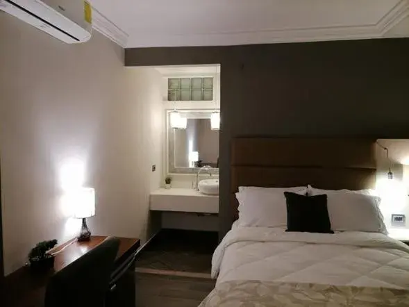 Deluxe Family Room in L'Aurora Inn Deluxe Family Room in L'Aurora Inn