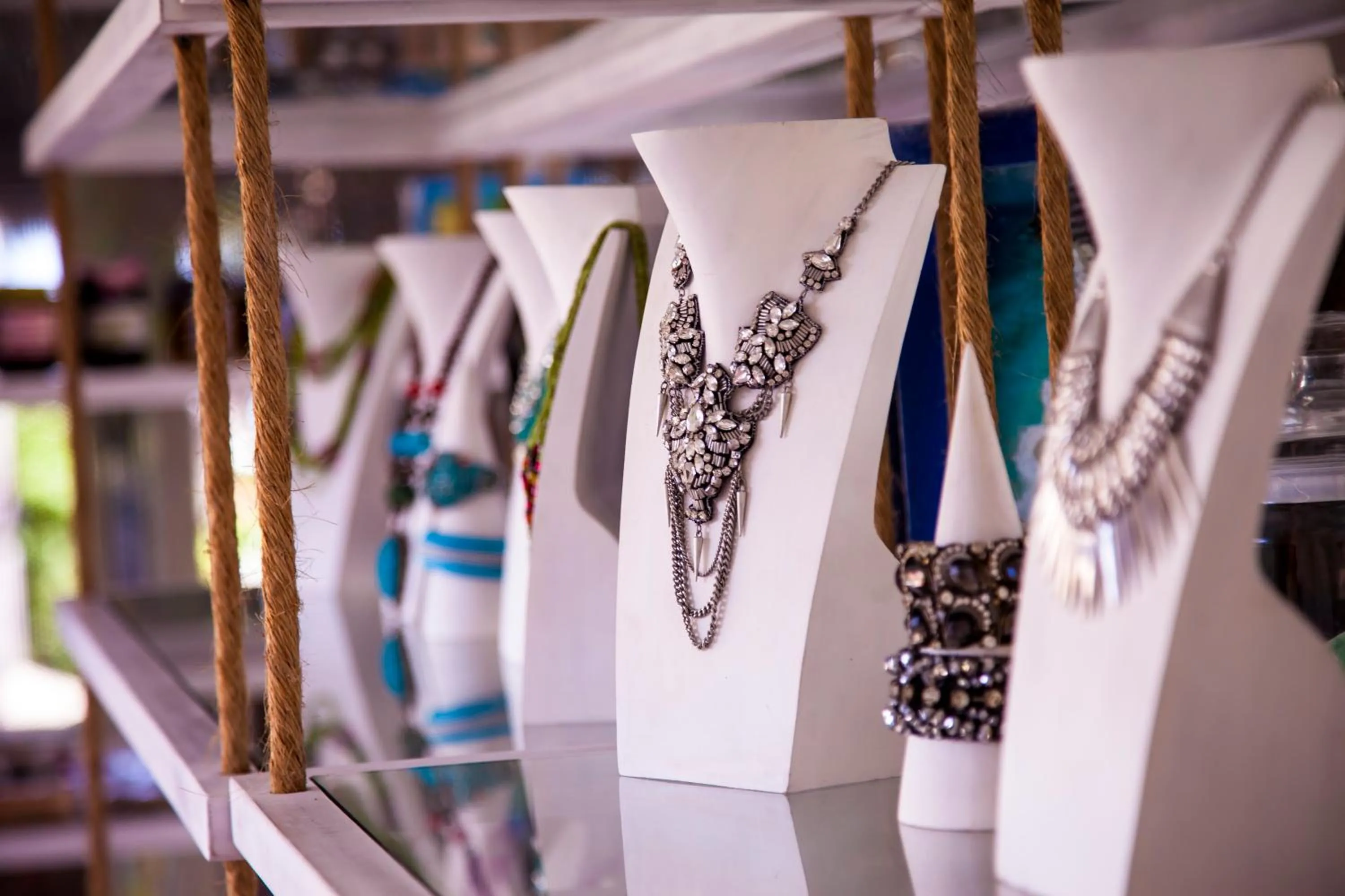 On-site shops in Le Domaine de L'Orangeraie Resort and Spa