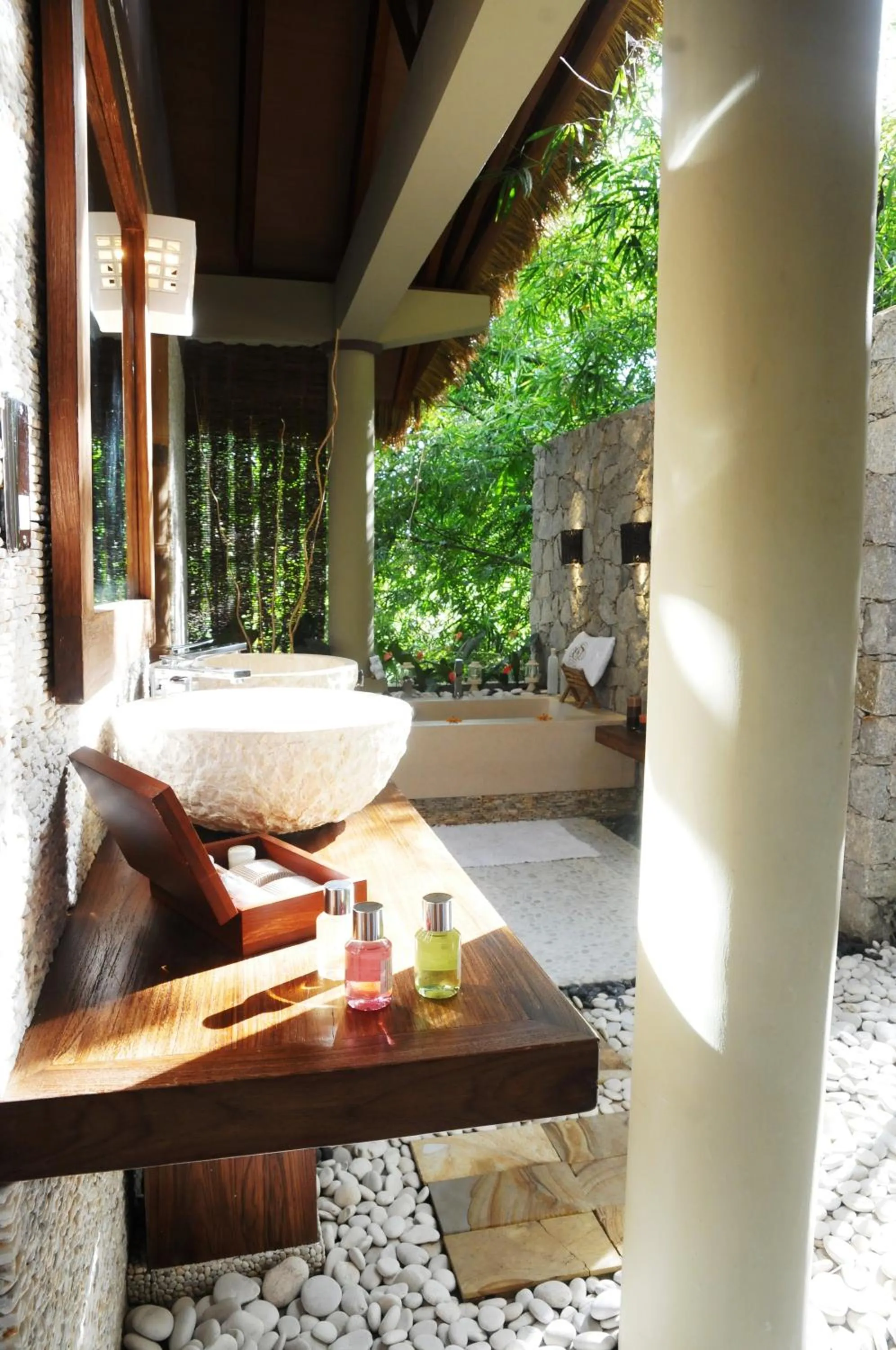 Bathroom in Le Domaine de L'Orangeraie Resort and Spa