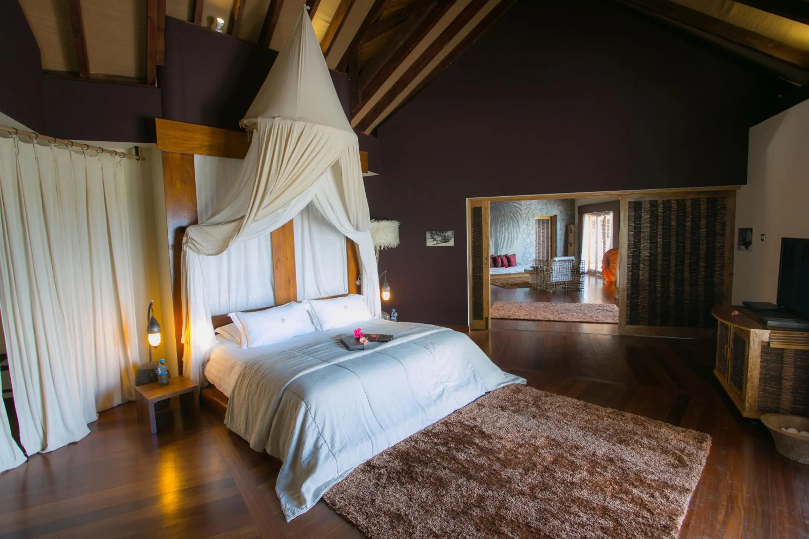 Bed in Le Domaine de L'Orangeraie Resort and Spa