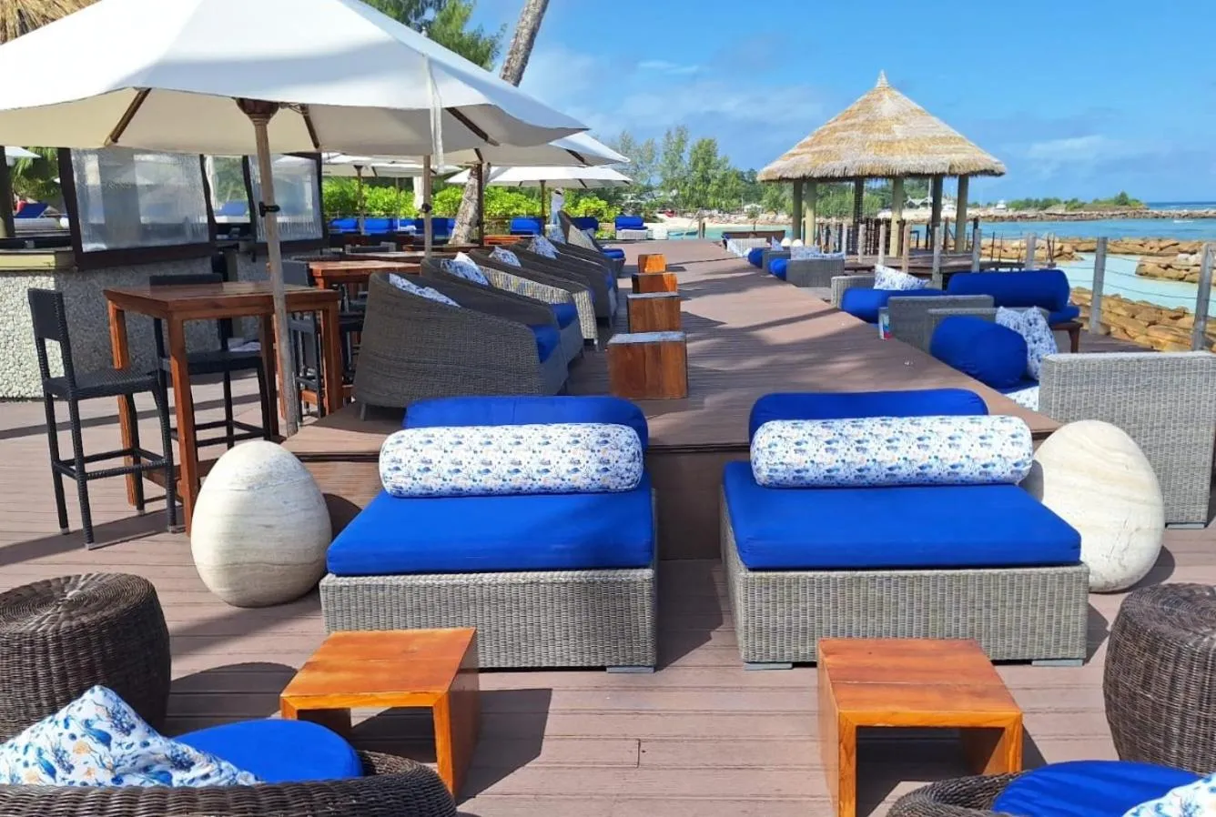 Lounge or bar in Le Domaine de L'Orangeraie Resort and Spa