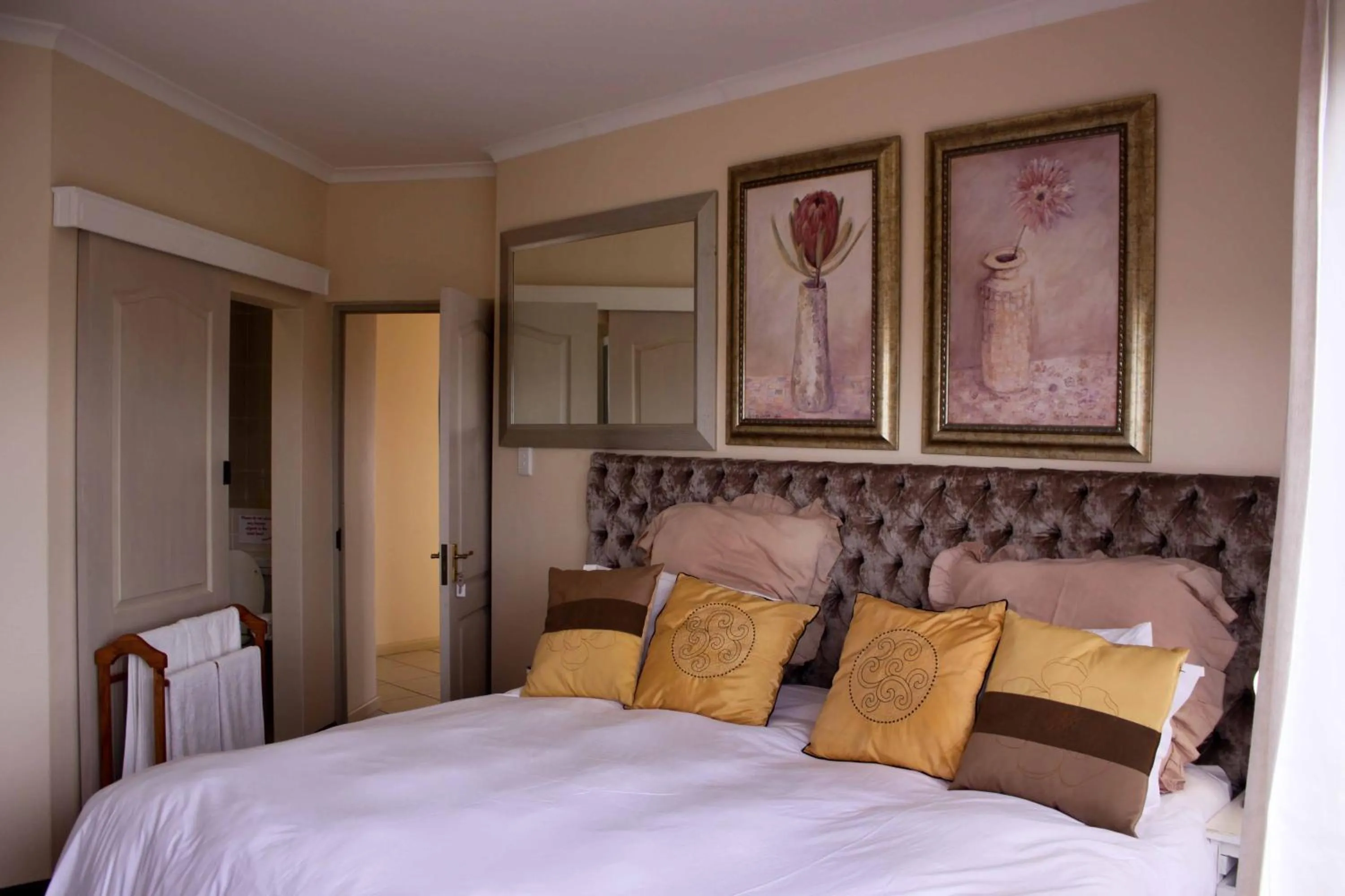 Bedroom, Bed in Blougans B&B