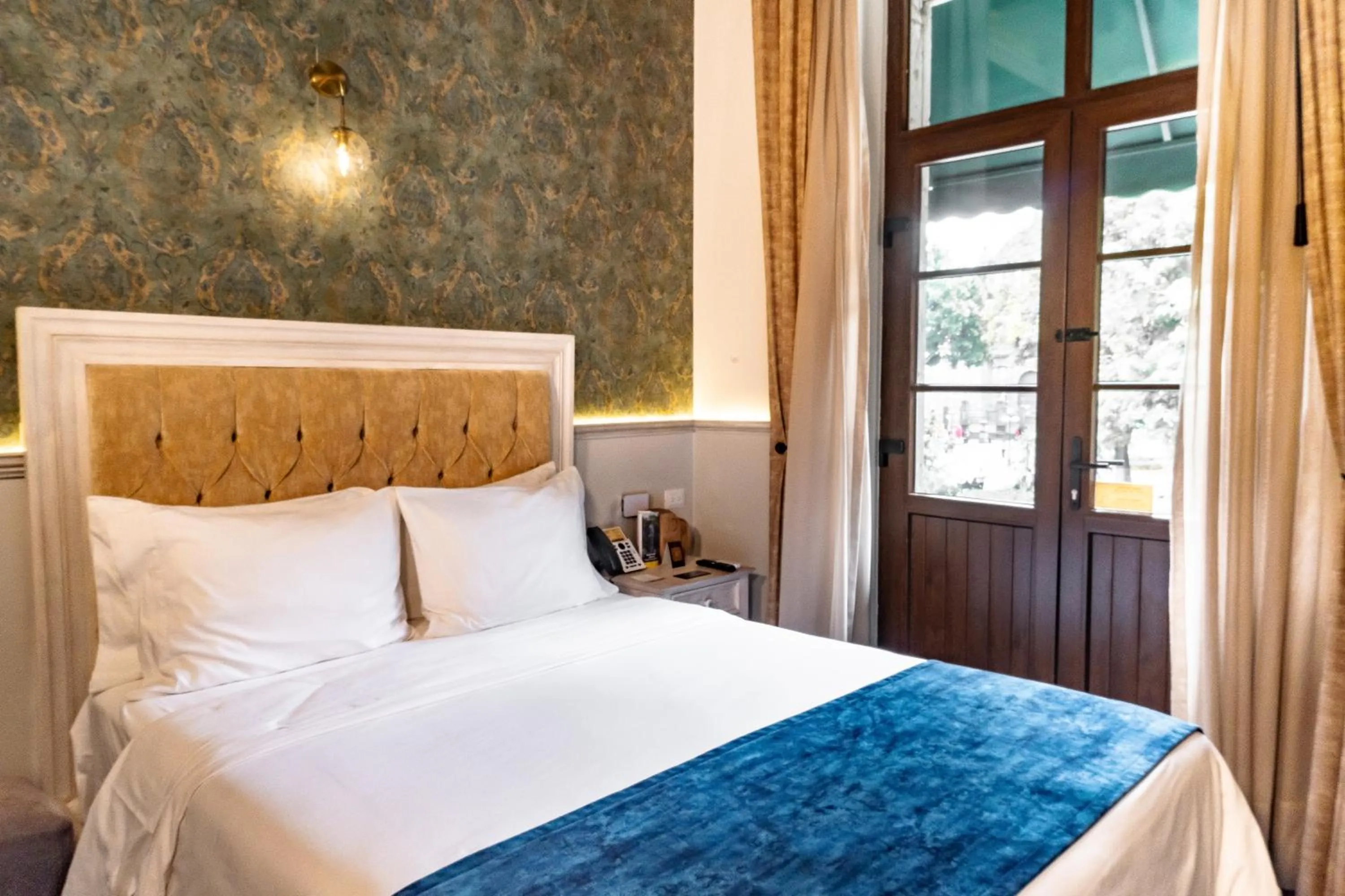 Bed in voco Royalty Puebla Downtown by IHG