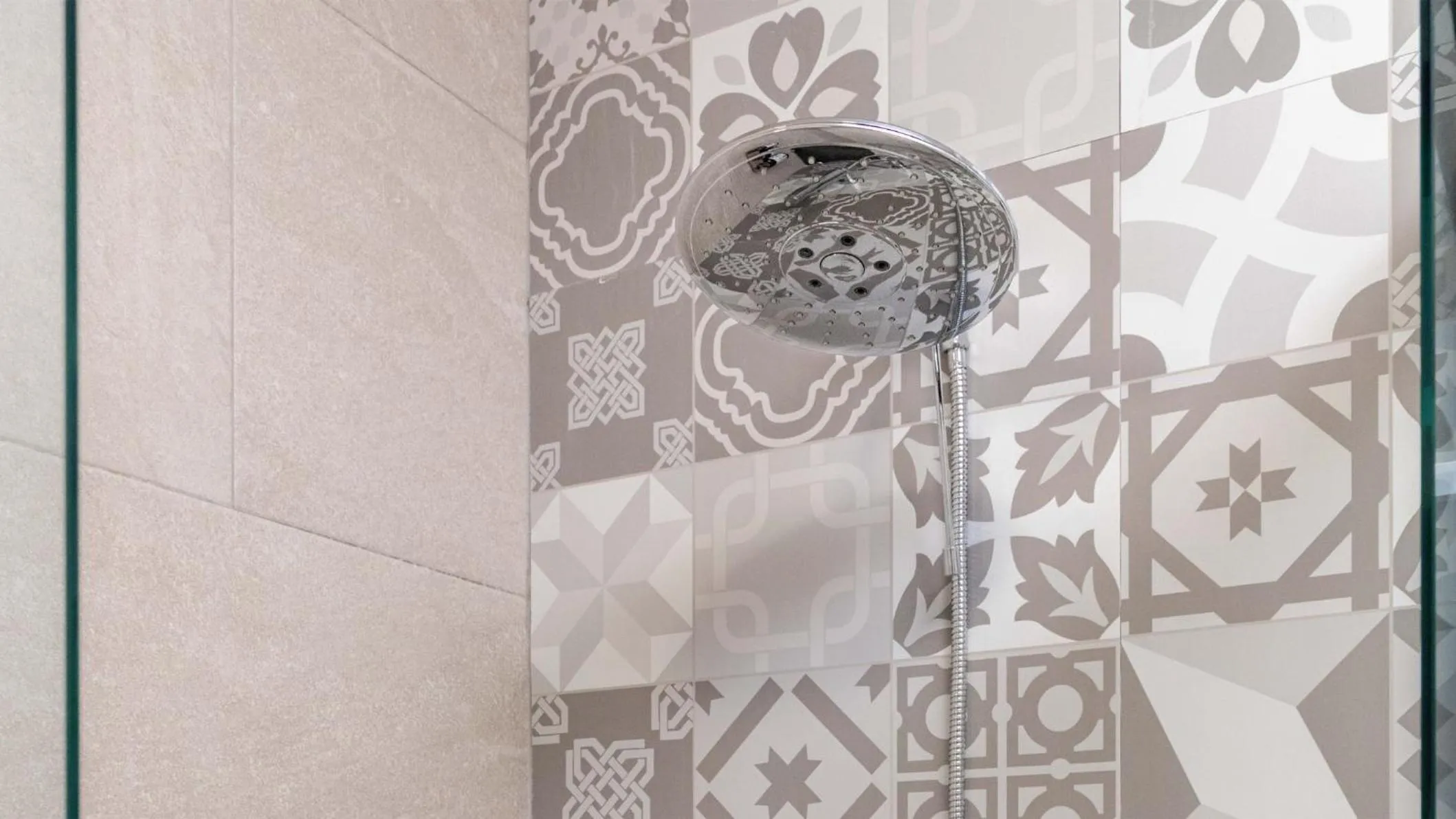 Photo of the whole room in voco Royalty Puebla Downtown by IHG