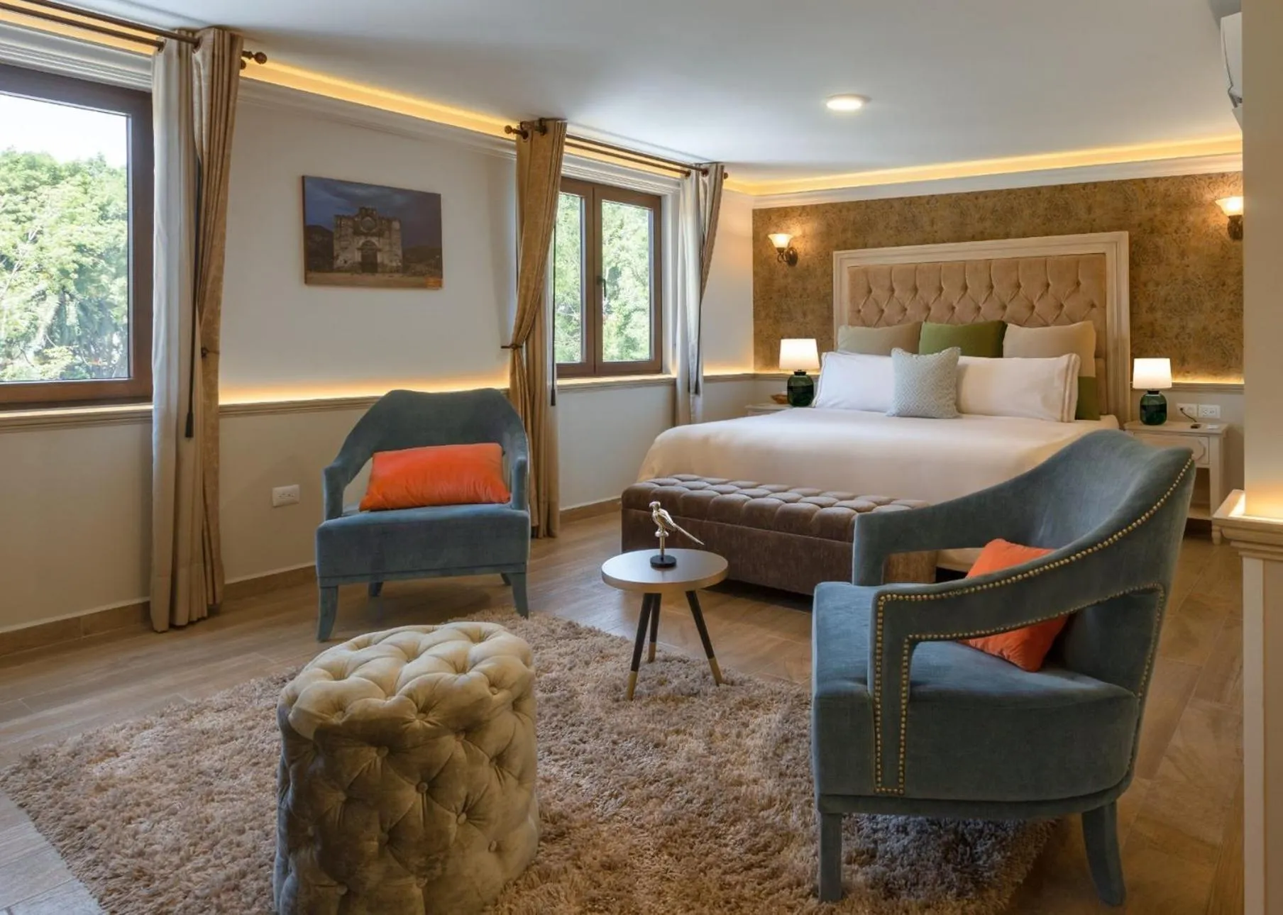 Photo of the whole room, Bed in voco Royalty Puebla Downtown by IHG