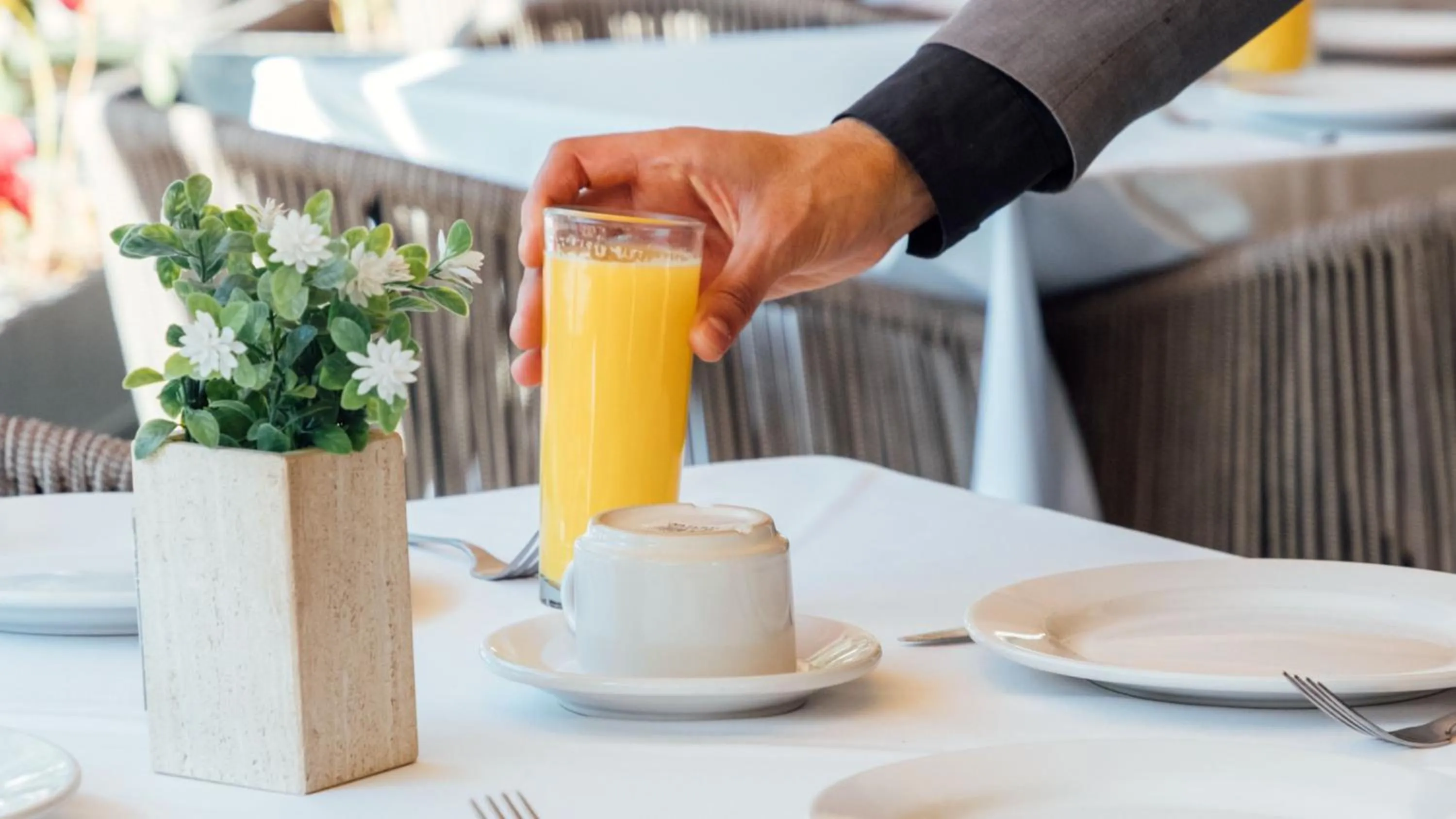 Breakfast in voco Royalty Puebla Downtown by IHG