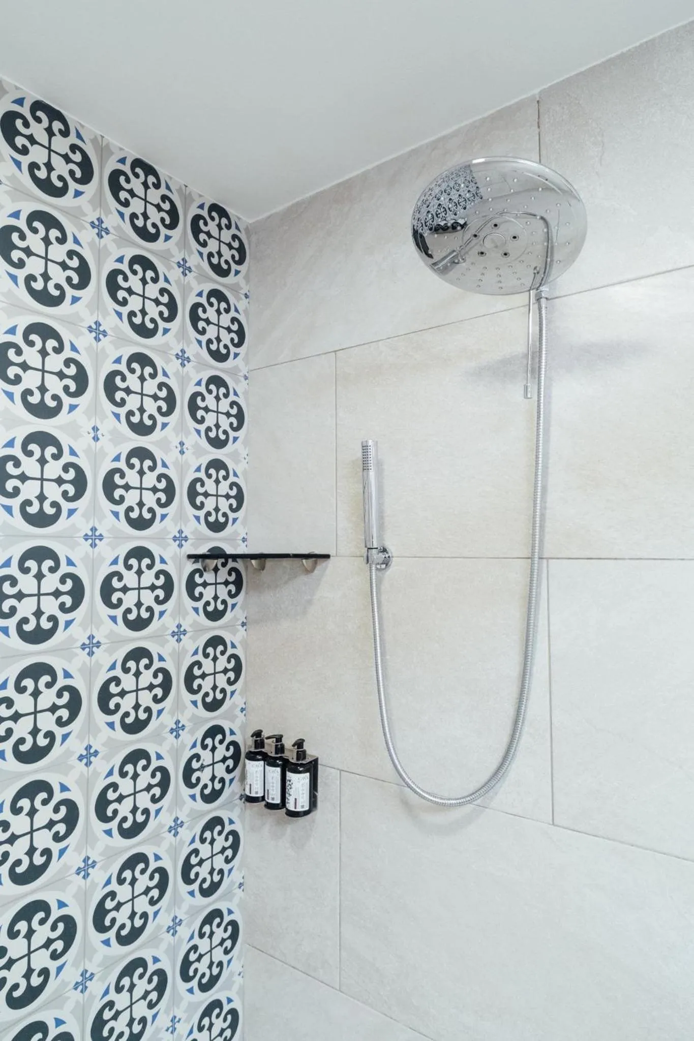 Photo of the whole room in voco Royalty Puebla Downtown by IHG