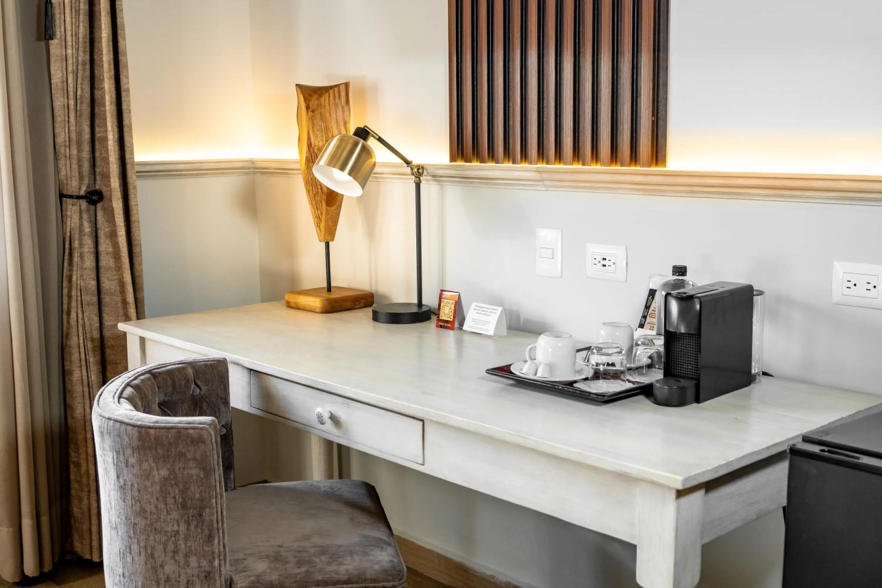 Coffee/tea facilities in voco Royalty Puebla Downtown by IHG