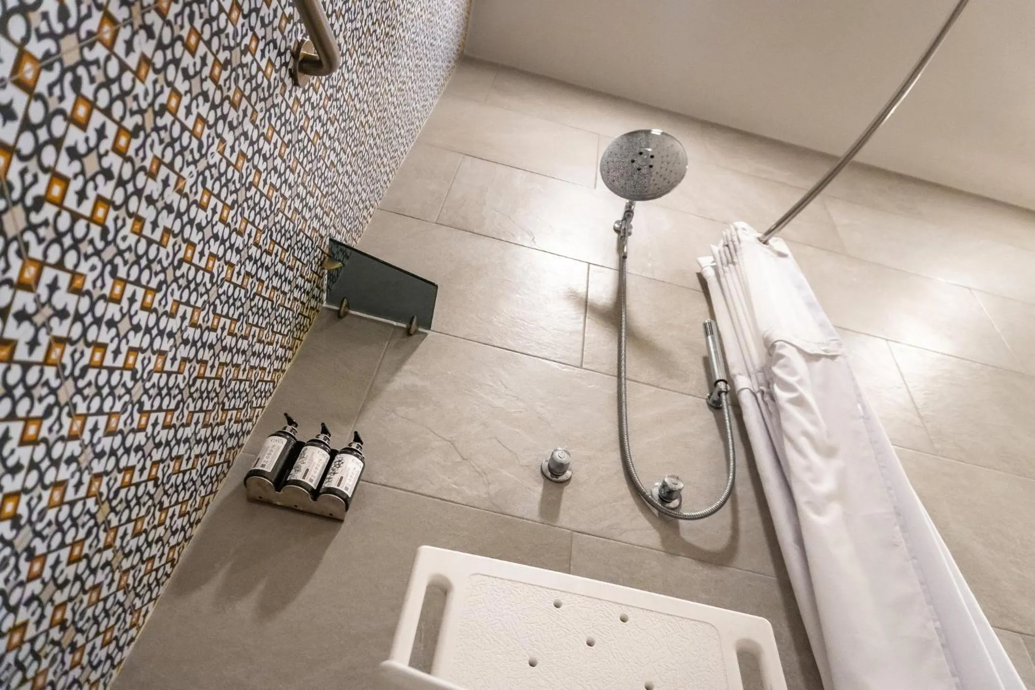 Photo of the whole room in voco Royalty Puebla Downtown by IHG