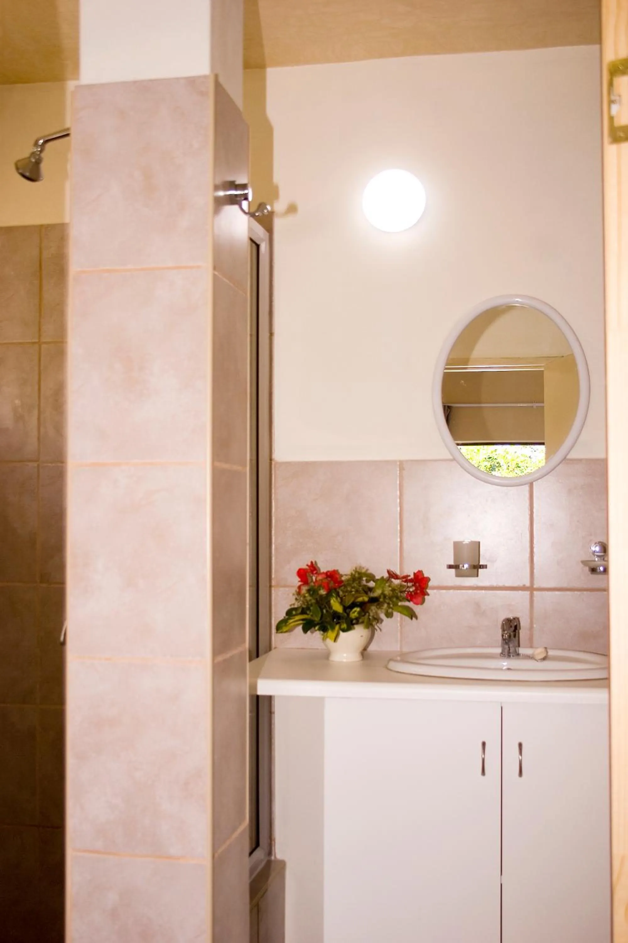 Bathroom in The Tops